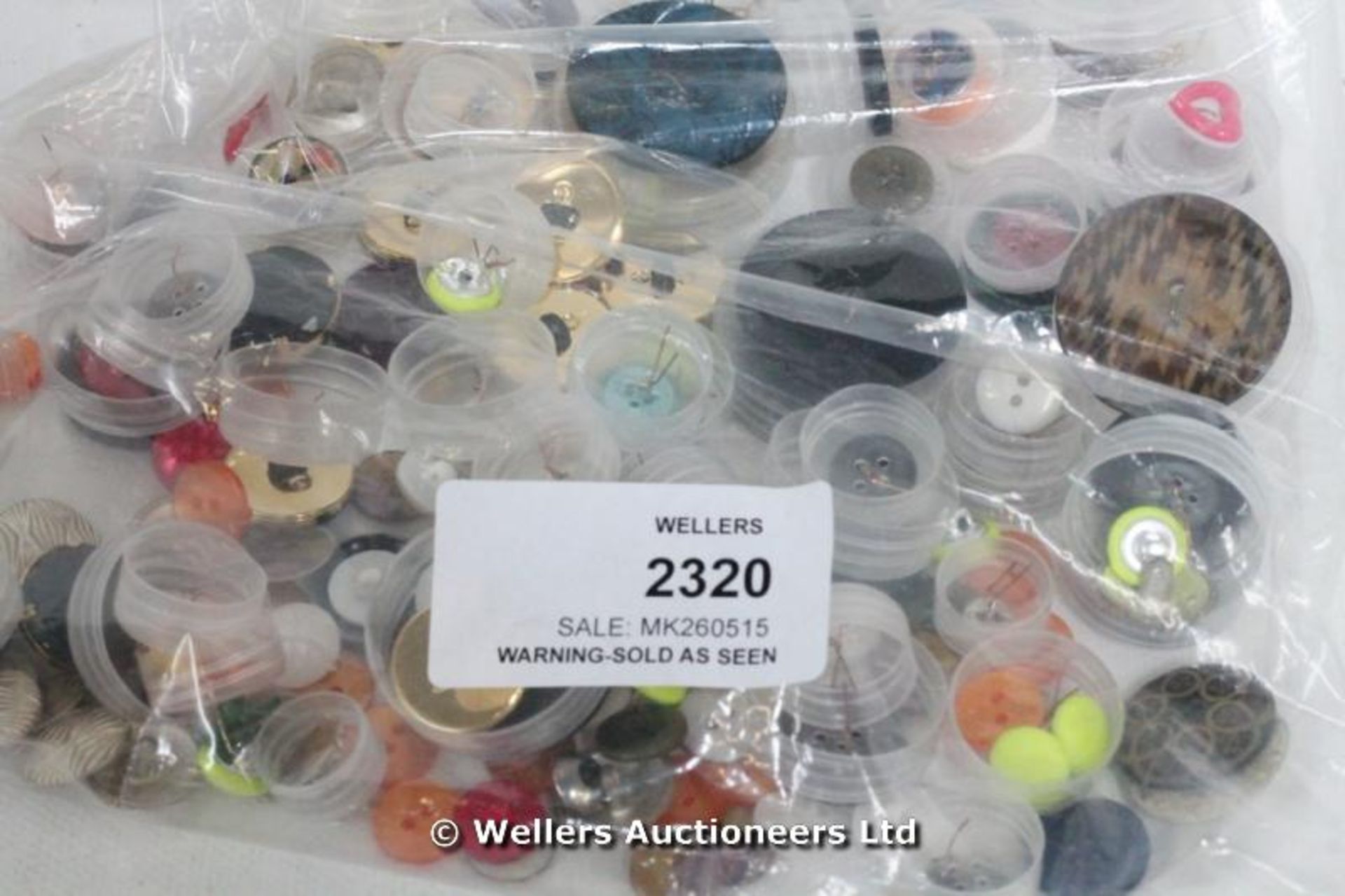 *APPROX 165 X MIXED BUTTONS / GRADE: NEW / UNBOXED (DC2) {#1162 [MK260515-2320}