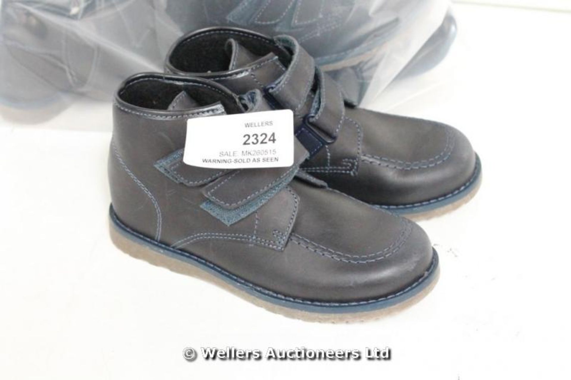 X4 MIXED CHILDRENS DAVID DOUBLE VELCRO NAVY LEATHER ANKLE BOOTS INC SIZE 31, 27,25 / GRADE: NEW /