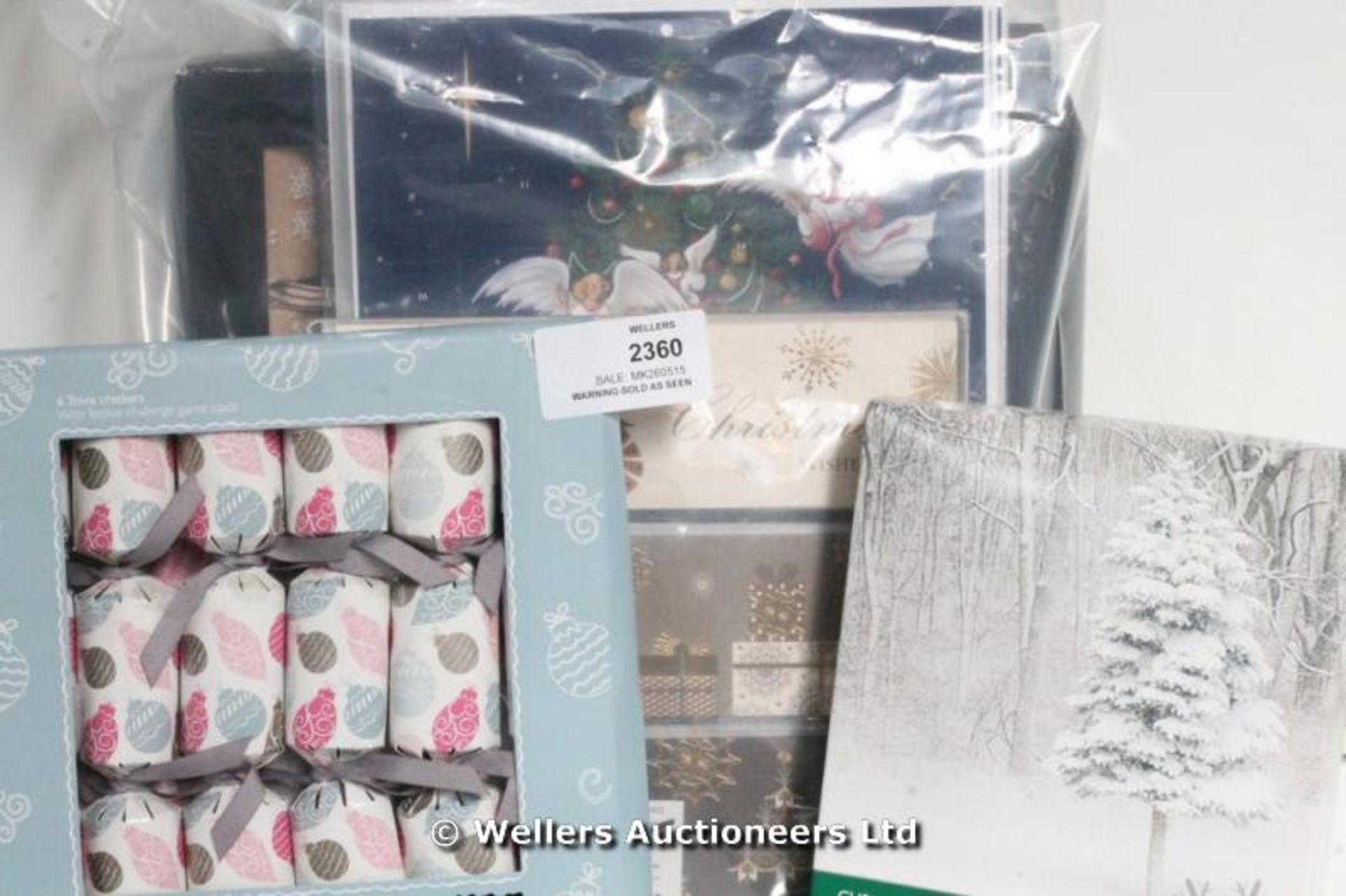 *X14 MIXED CHRISTMAS ACCESSORIES INCLUDING CRACKERS, CARDS AND ADVENT CALENDARS / GRADE: NEW / BOXED