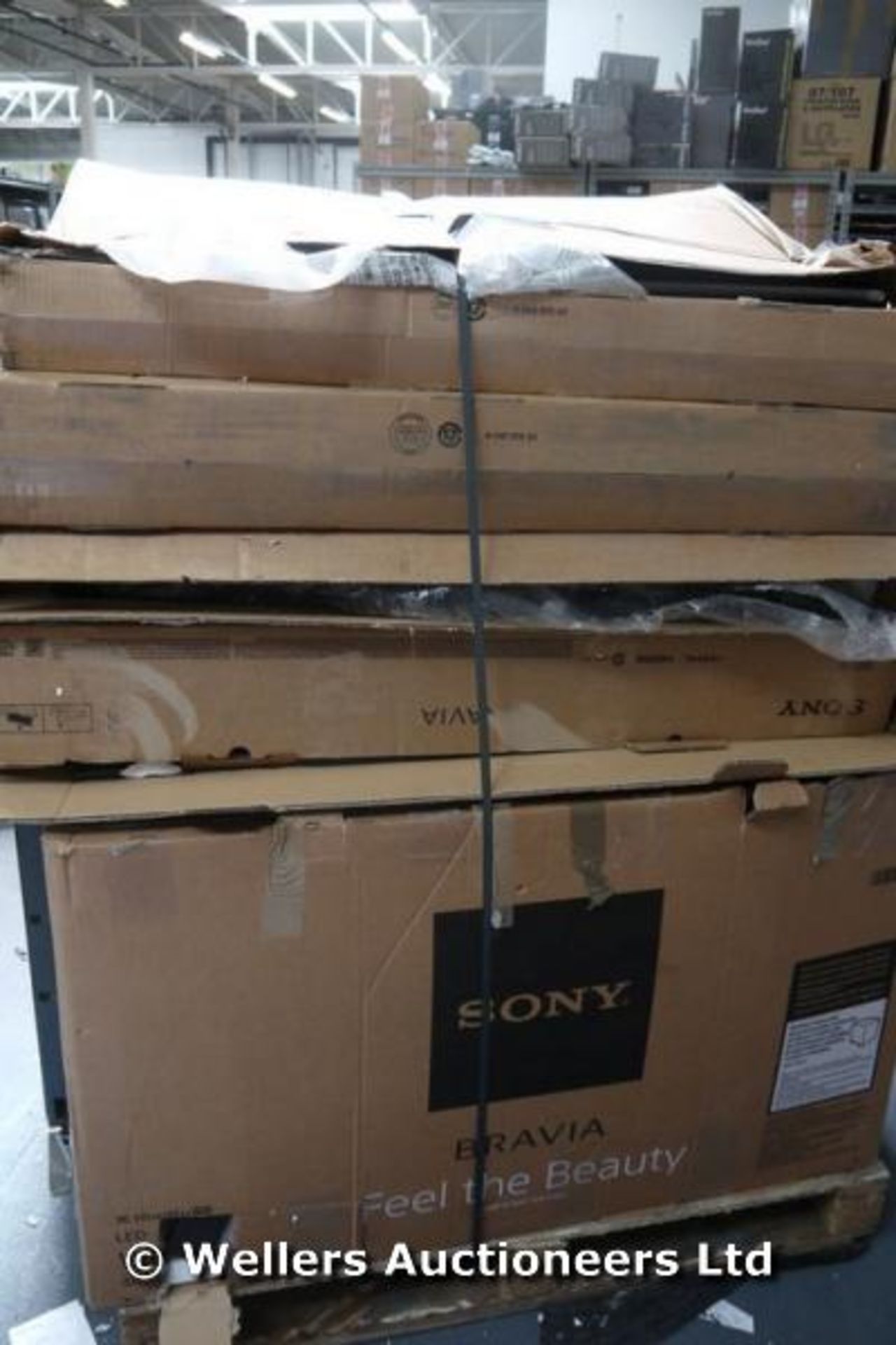 *"PALLET OF 12 X SONY TVS BEYOND ECONOMICAL REPAIR - DAMEGED SCREENS - INCLUDING SONY 55X9005 55" 4K - Image 4 of 4