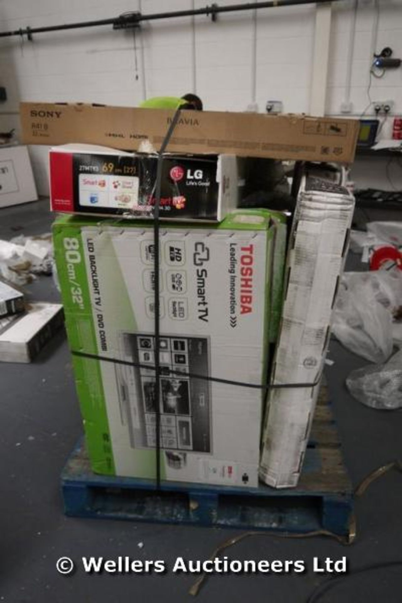 *"PALLET OF 11 X MIXED PALLET OF TVS BEYOND ECONOMICAL REPAIR - DAMAGED SCREENS- INCLUDING  2 X SONY - Image 3 of 4