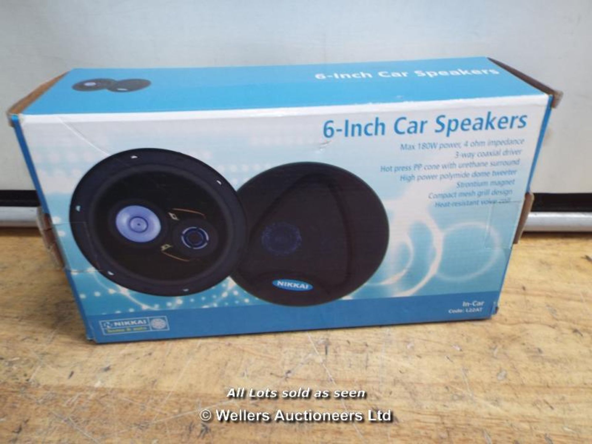 *6-INCH CAR SPEAKERS L22AT / GRADE: RETAIL RETURN  / BOXED  (DC2) [MK270515-3461}