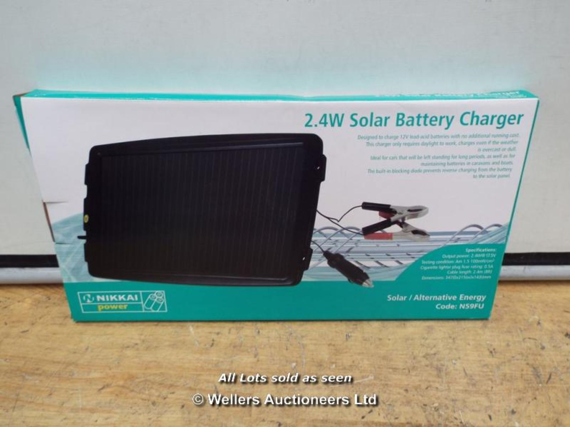 *SOLAR POWERED 12V 2.4W BATTERY TRICKLE CHARGER N59FU / GRADE: RETAIL RETURN  / BOXED  (DC3) [