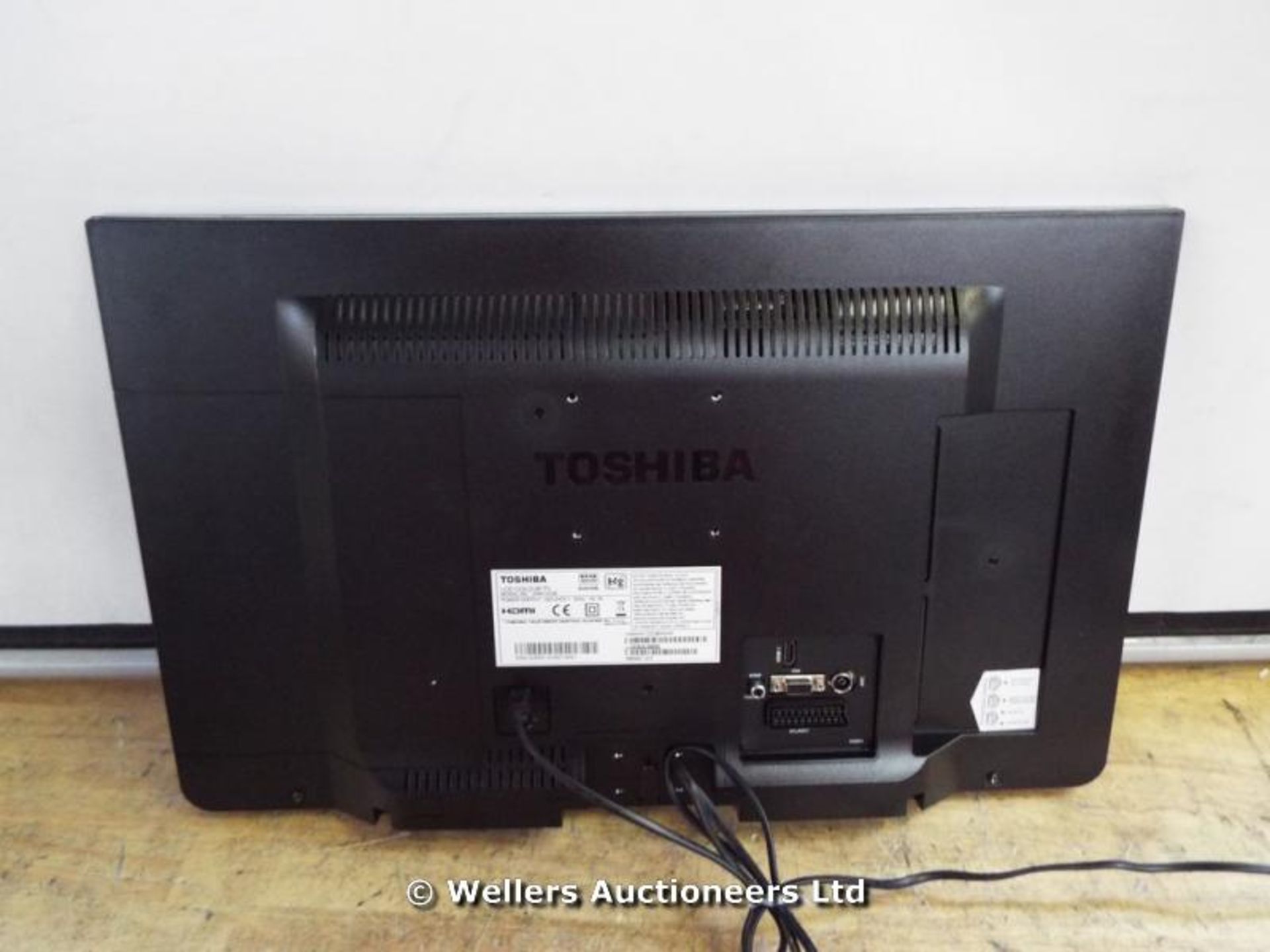 *"TOSHIBA 24W1333B 24" HD LED TV / POWER / PICTURE / NO REMOTE / WITH STAND / ORIGINAL BOX (4054902) - Image 2 of 3