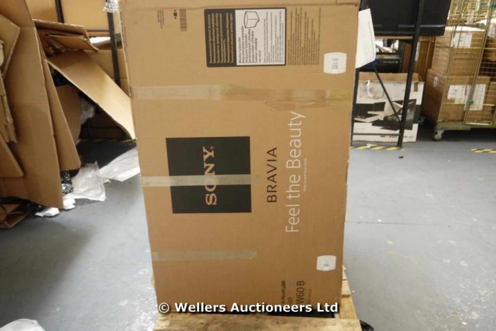 *"PALLET OF 5 X JVC & LG & SONY TVS BEYOND ECONOMICAL REPAIR - DAMAGED SCREENS- INCLUDING LG