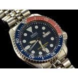 *Gentlemen's Seiko Automatic Divers wristwatch, circular blue dial with luminous hour markers,
