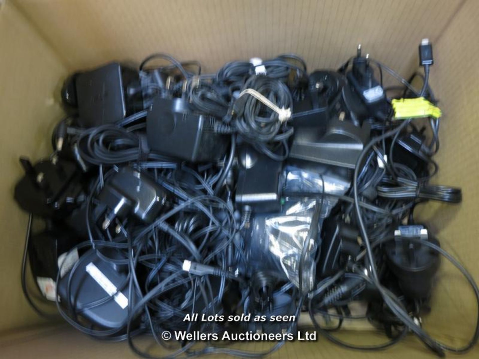 50X VARIOUS PHONE/TABLET CHARGERS ETC INC:PHILIPS, SAMSUNG, NOKIA / GRADE: UNCLAIMED PROPERTY /