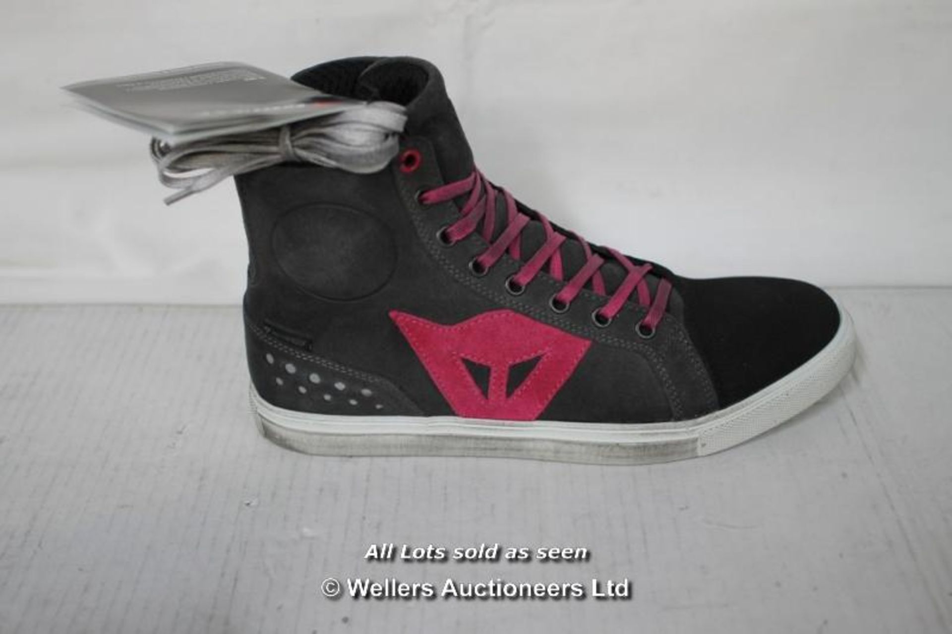 EUR 38 STREET BIKER LADY D-WP SHOES / GRADE: UNCLAIMED PROPERTY / BOXED (DC3){YT00749495GB-AUTO}[