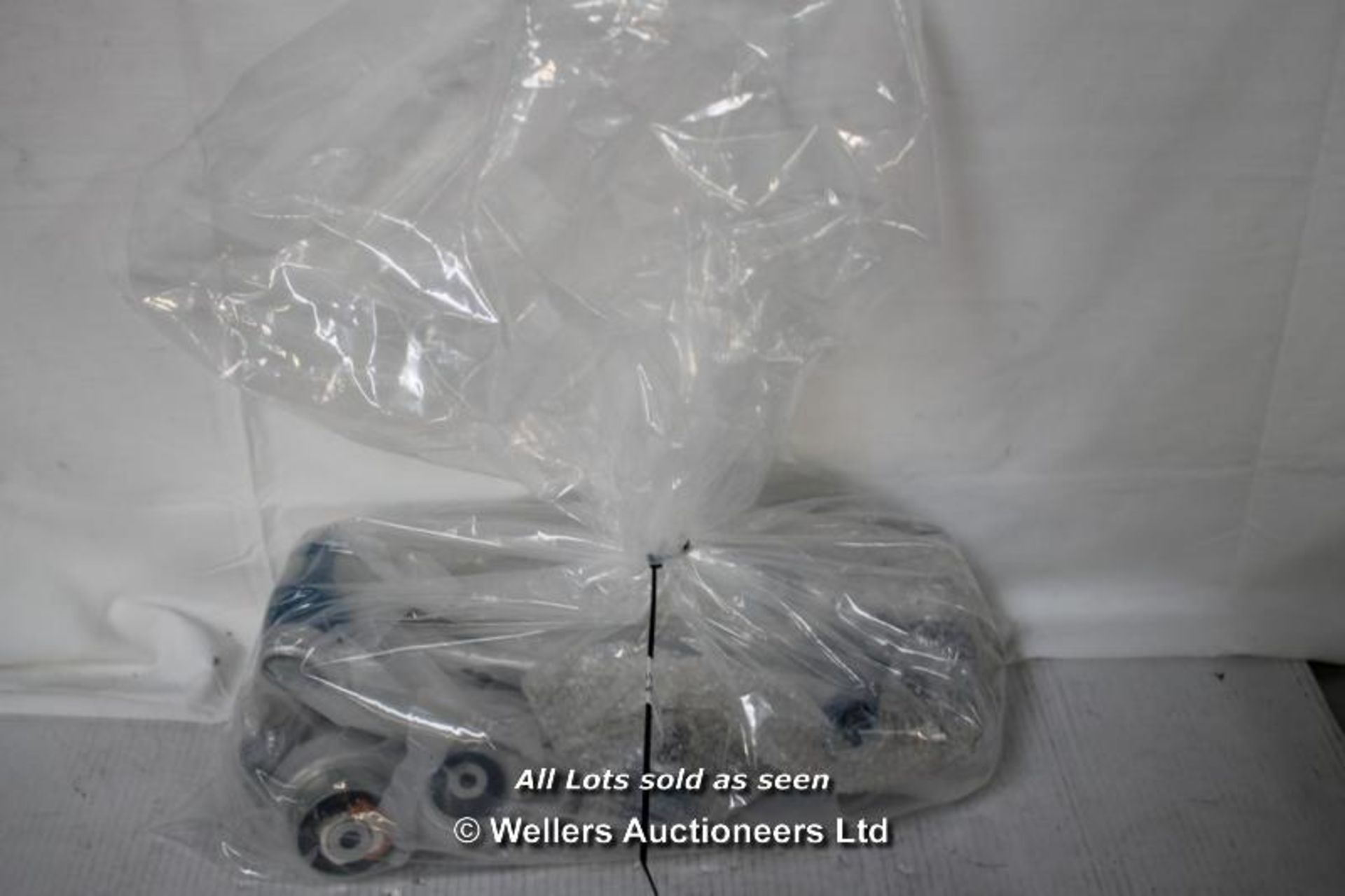 BAG OF 9 MIXED SUSPENSION PARTS  / GRADE: UNCLAIMED PROPERTY / UNBOXED (DC3){YT00749495GB-AUTO}[ - Image 2 of 2