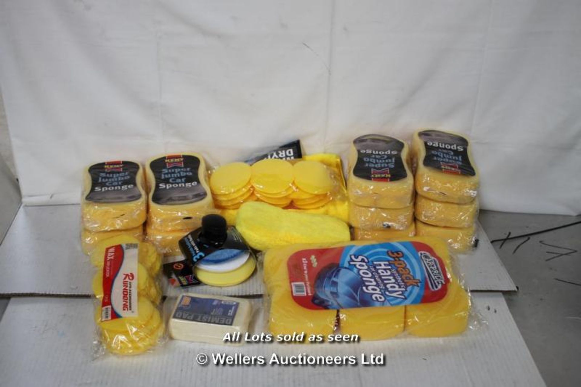 BAG OF JUMBO SPONGES  / GRADE: UNCLAIMED PROPERTY / UNBOXED (DC3){YT00749495GB-AUTO}[MK010815]