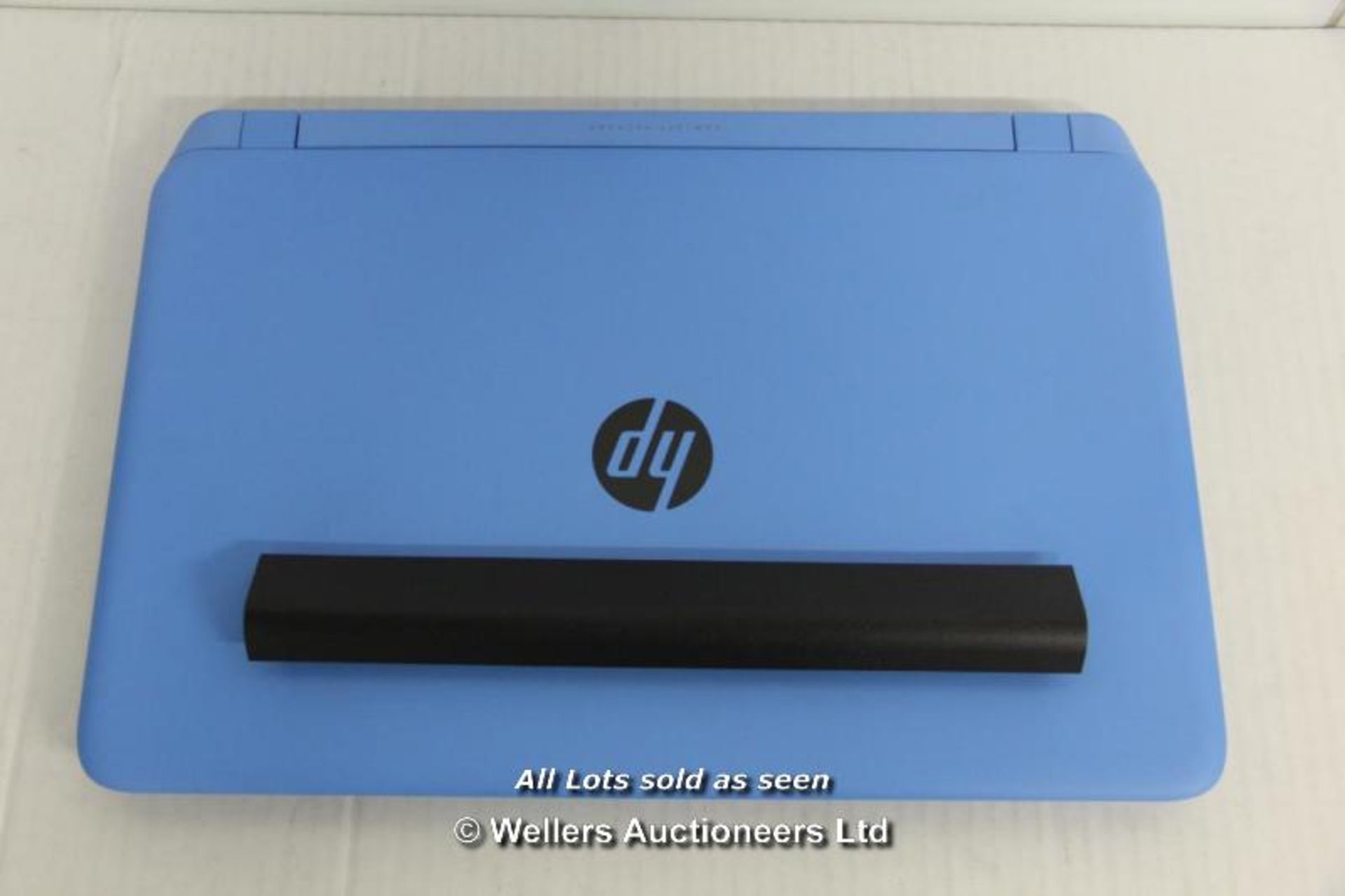 HP 15-P199SA LAPTOP / NO OPERATING SYSTEM / INTEL CORE I5 PROCESSOR / WITHOUT HARD DRIVE / WITH - Image 3 of 4