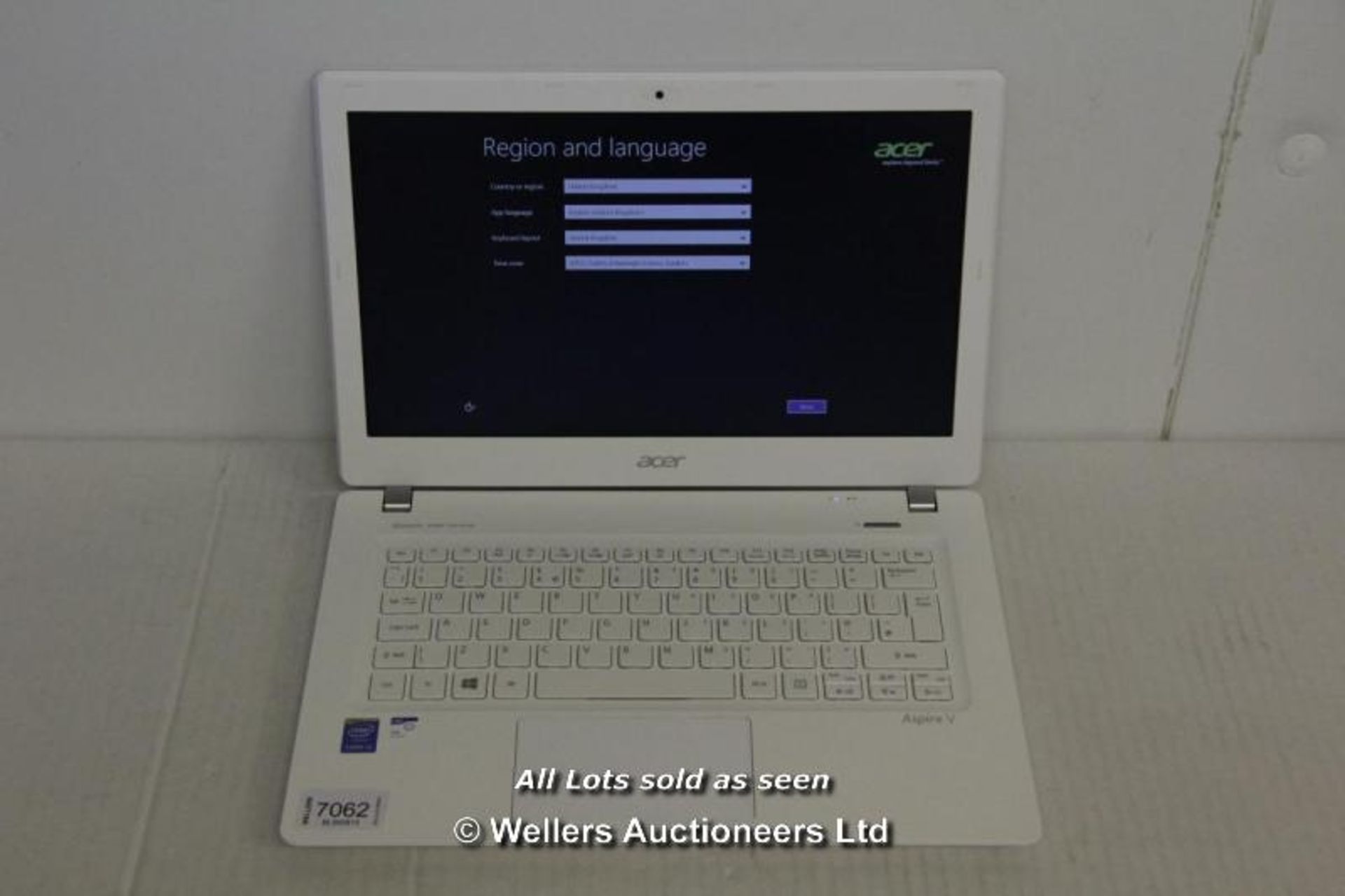 ACER V3-371-558L LAPTOP / WINDOWS 8 / INTEL CORE I5-4258 2.40GHZ / 6GB RAM / 120GB SSD / INCLUDING