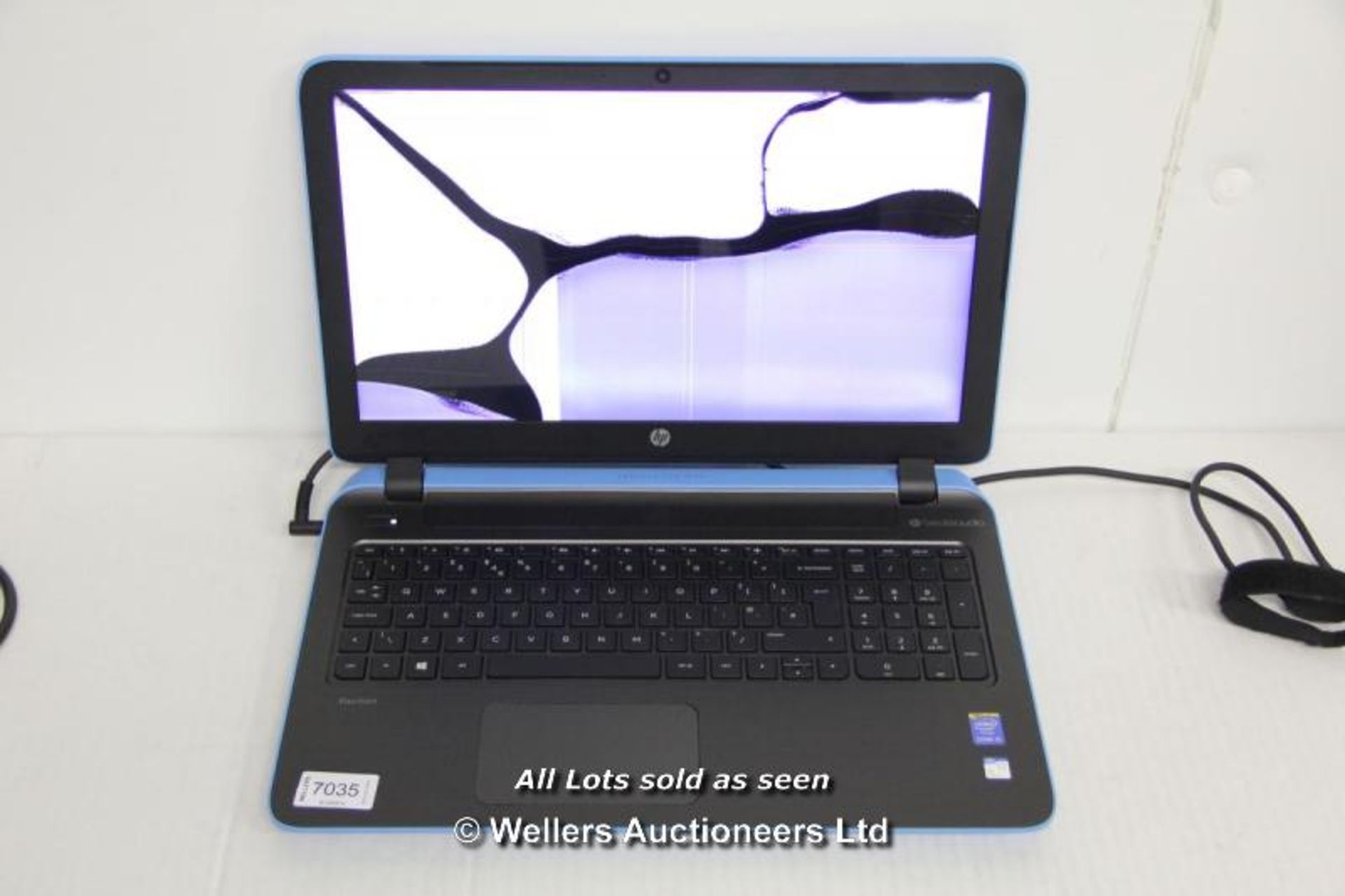 HP 15-P199SA LAPTOP / NO OPERATING SYSTEM / INTEL CORE I5 PROCESSOR / WITHOUT HARD DRIVE / WITH