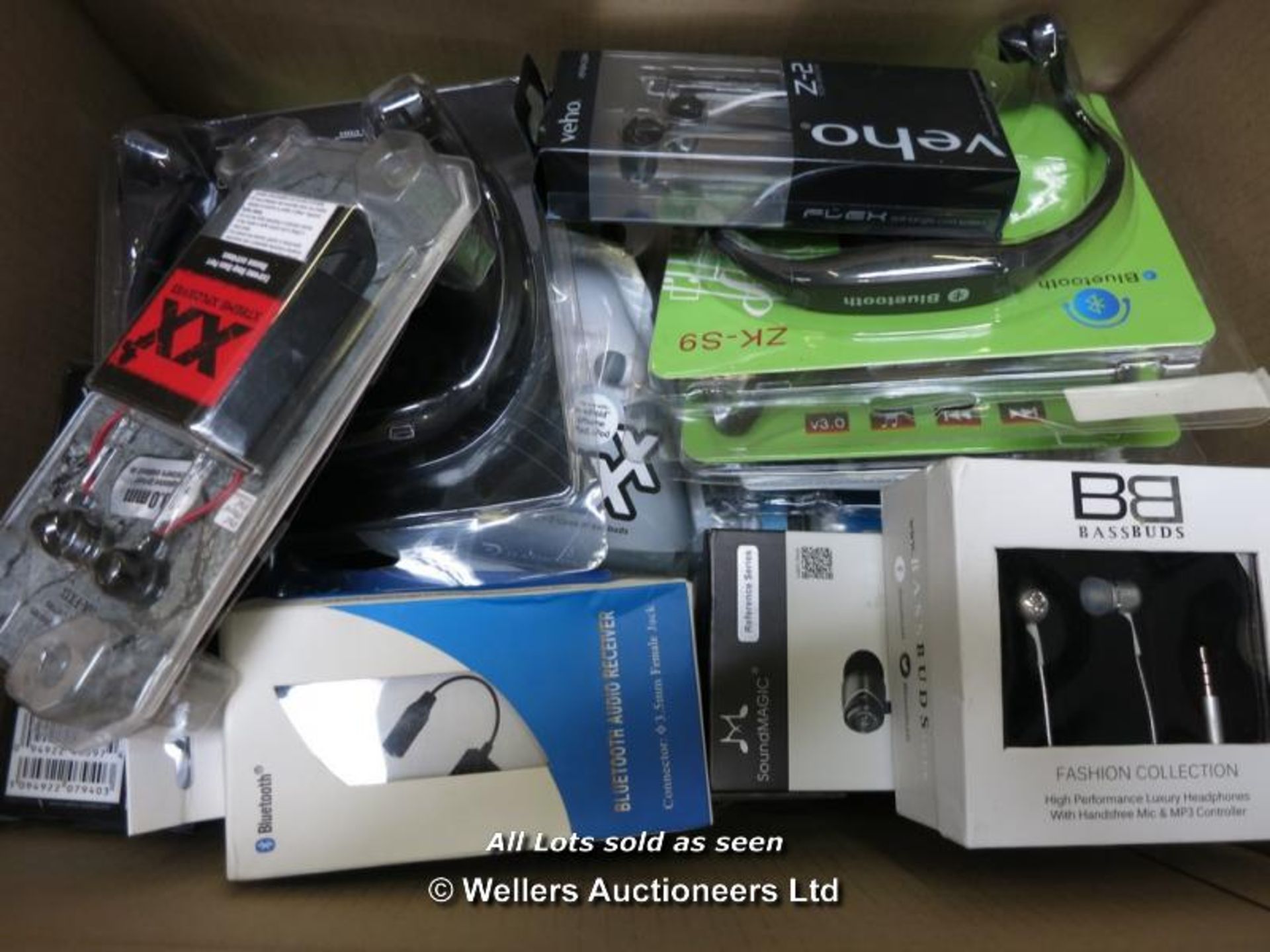 30X PACKAGED HEADPHONES INCLUDING BASSBUDS,JVC,NOKIA / GRADE: UNCLAIMED PROPERTY / BOXED (DC2){