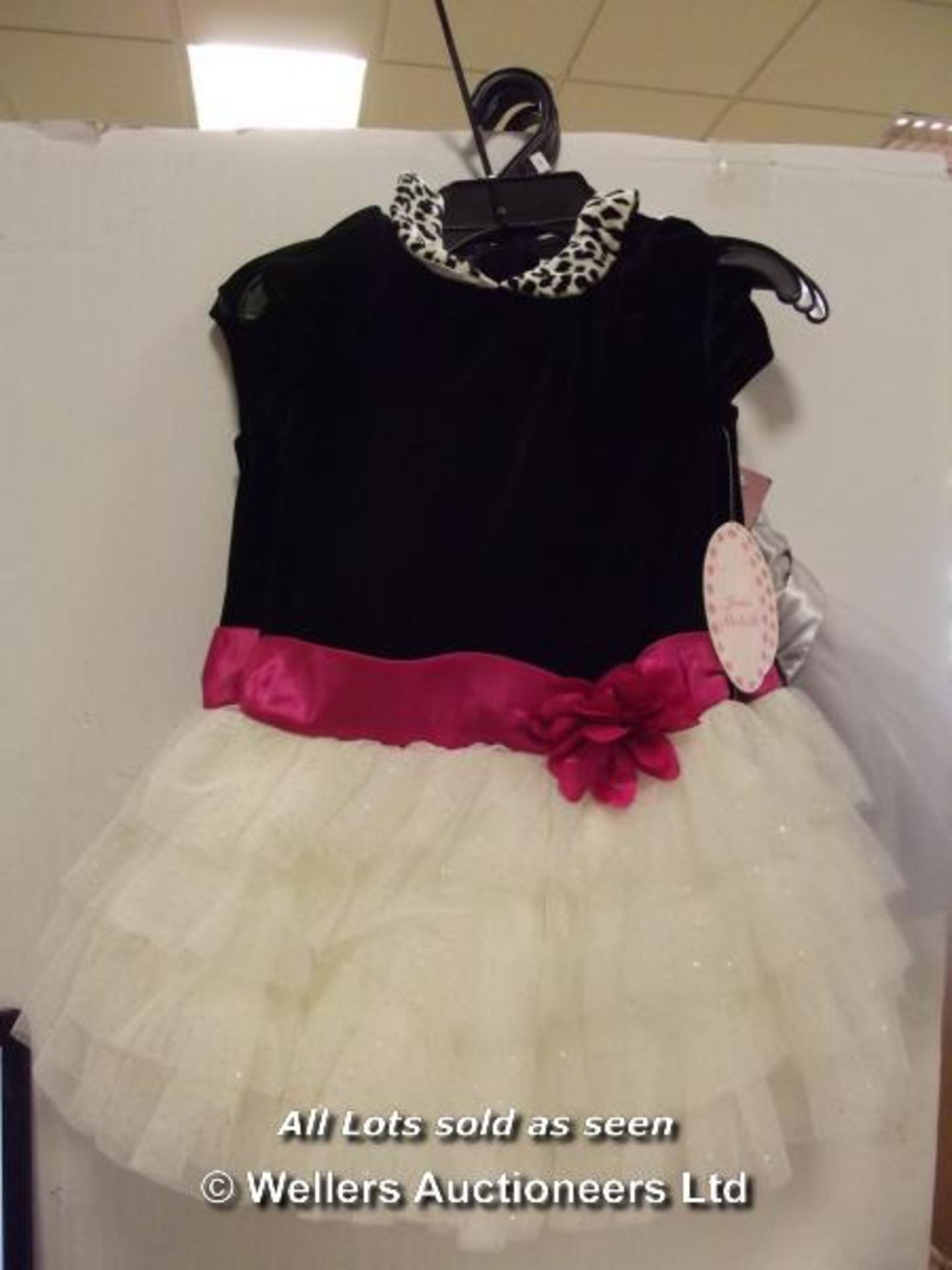 4X CHILDREN'S DRESSES BY JONA MICHELLE AND 1X CHILDREN'S DRESS BY PRETTY / GRADE: RETURNS /