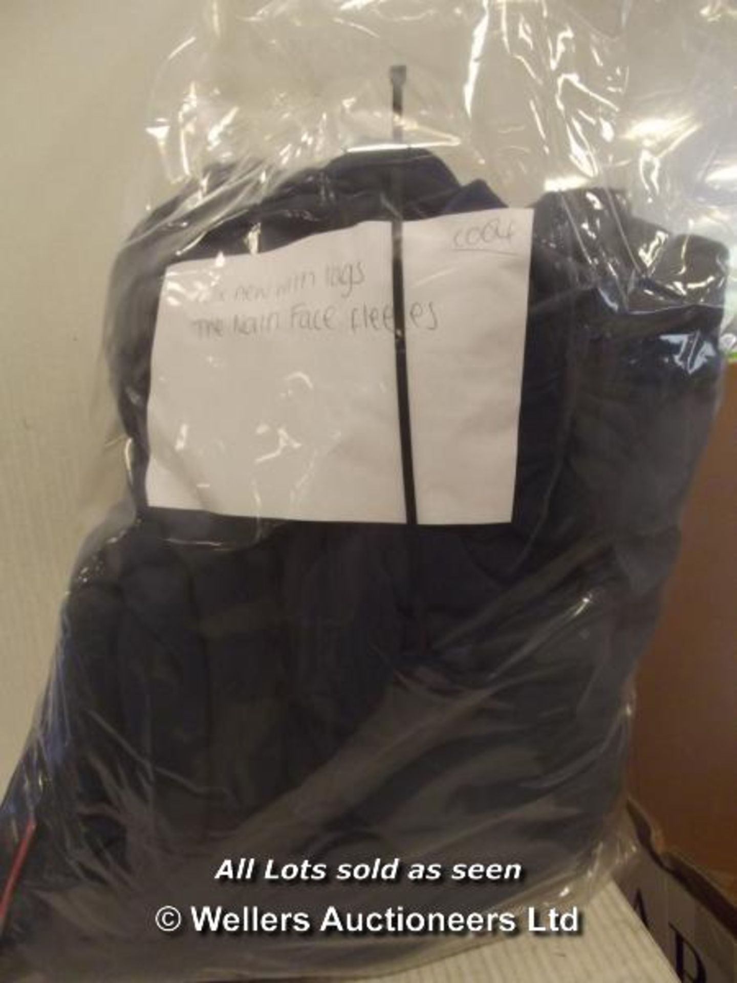 10X NEW WITH TAGS THE NORTH FACE FLEECES / GRADE: RETURNS / UNBOXED (DC3)[BL090815]
