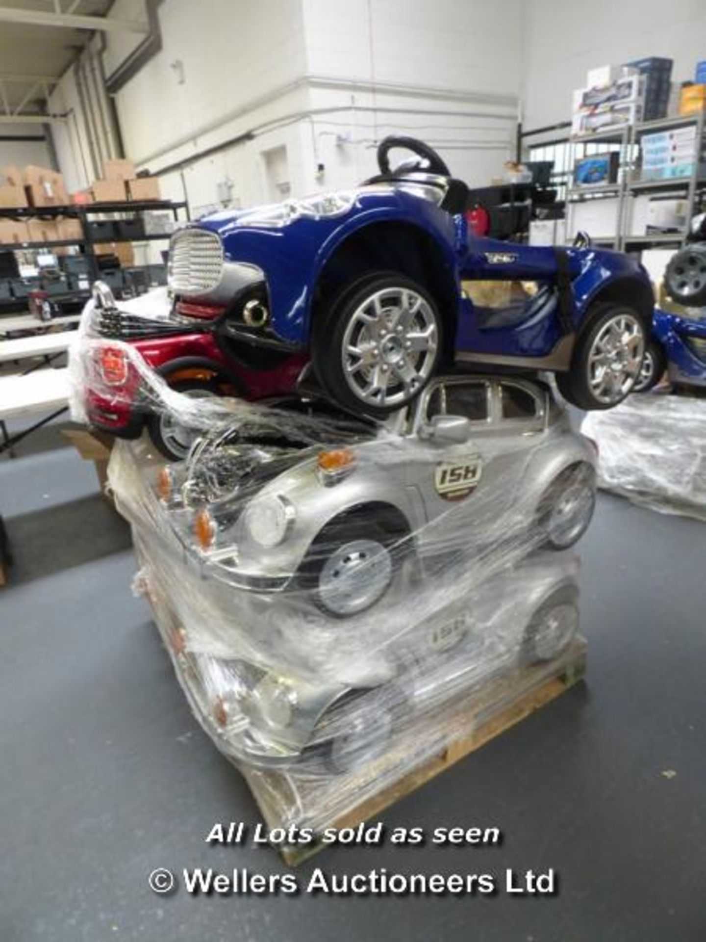 PALLET OF 6X KIDS RIDE ON ELECTRONIC INCLUDING MINI COOPER, ASTON MARTIN, LAMBORGHINI  / GRADE: - Image 2 of 2