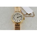 Ladies' Avia 9ct gold wristwatch, white round dial with Arabic numerals, with 9ct yellow gold