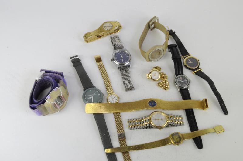 Mixed selection of wristwatches including an automatic Swiss Re