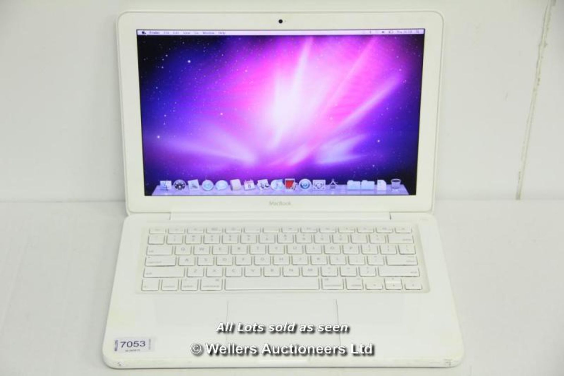 APPLE MACBOOK WHITE 13"(LATE 2009) / MAC OS 10.6.3 SNOW LEAPORD / INTEL CORE 2 DUO 2.26GHZ / 2GB RAM