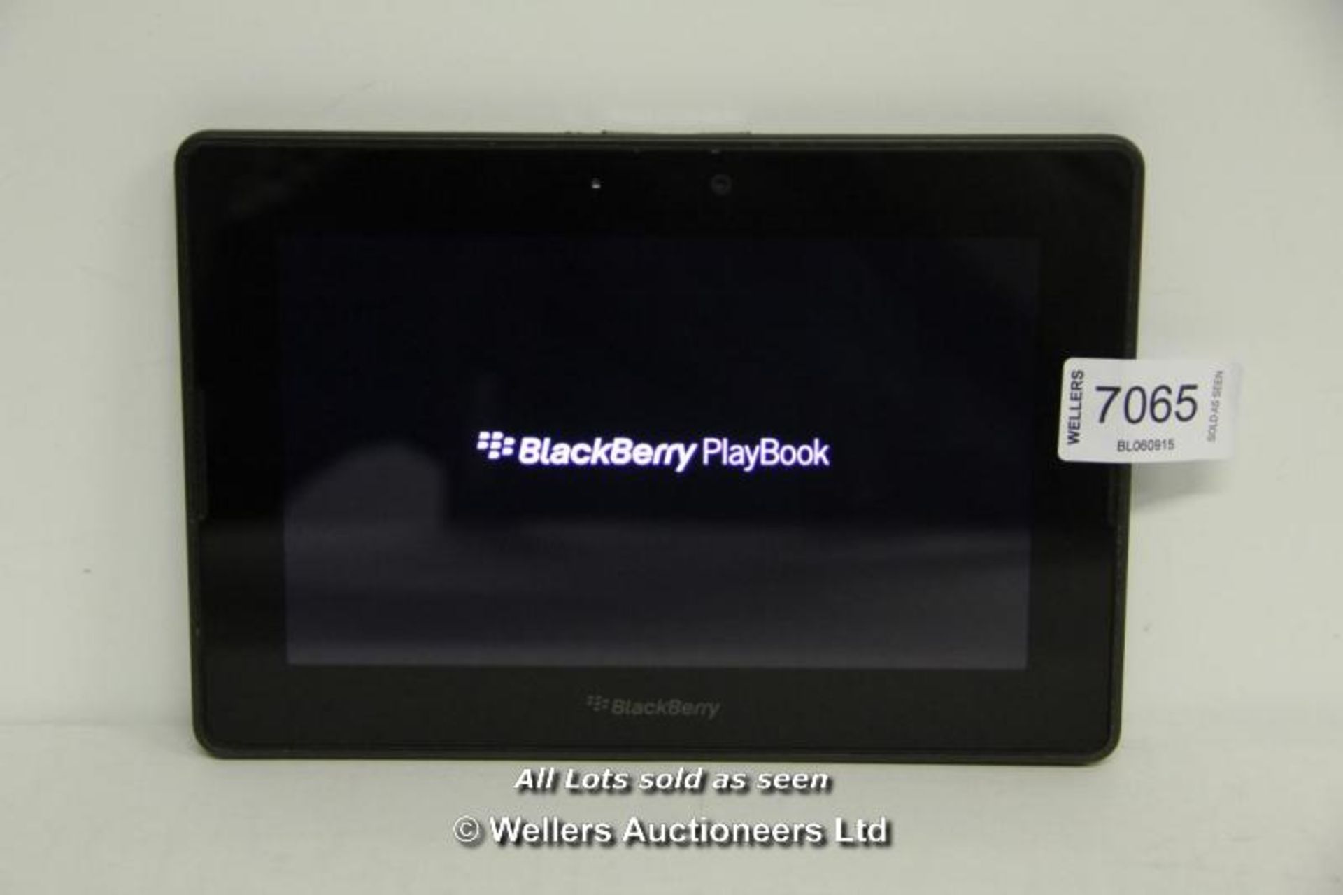 BLACKBERRY PLAYBOOK 64GB / INCLUDING CHARGER AND USB CABLE / SCRATCHES TO CASE AND SCREEN / WITH