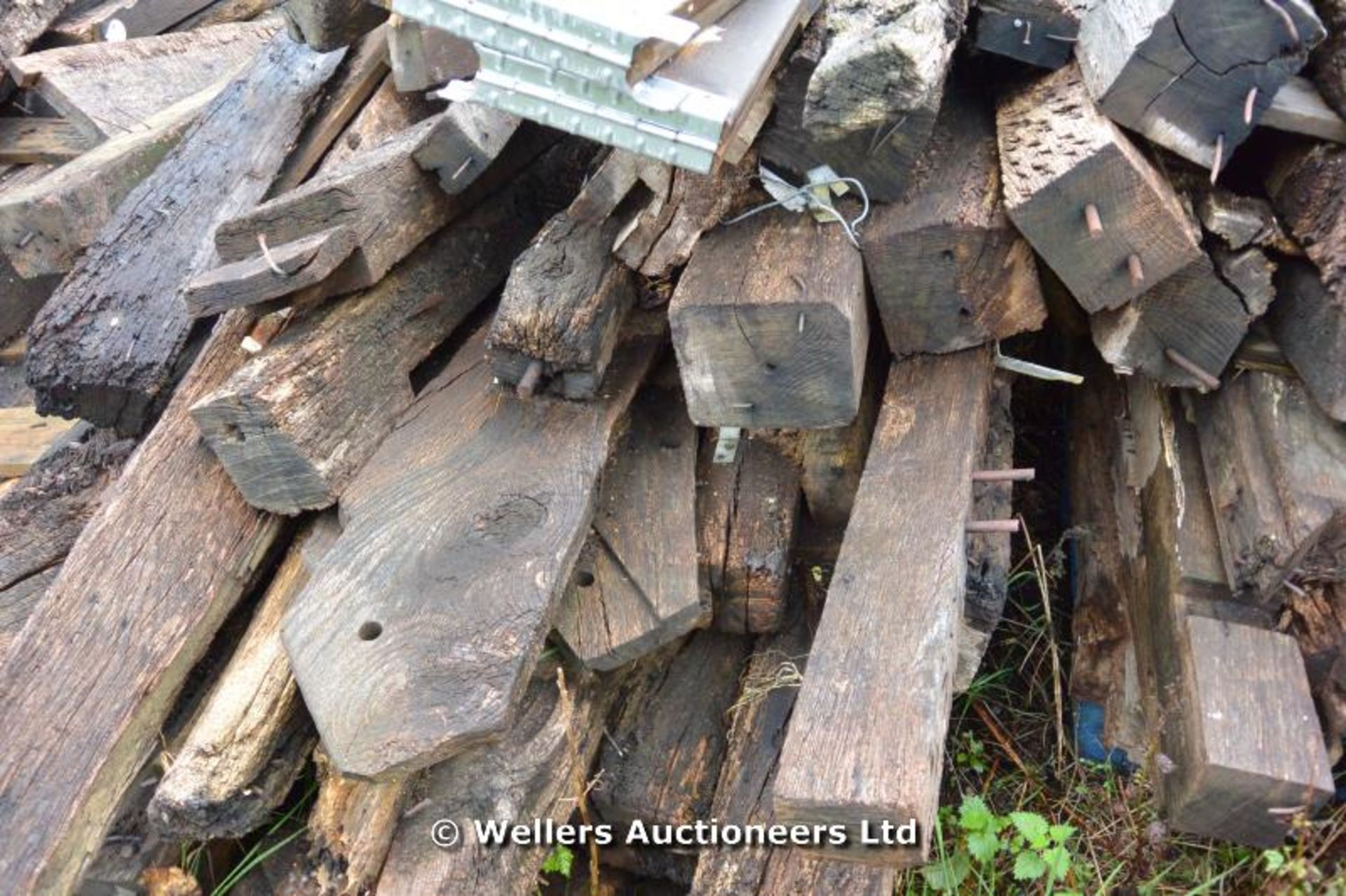 QUANTITY OF OLD TIMBERS INC FEATURE BEAMS, JOISTS AND BOARDS