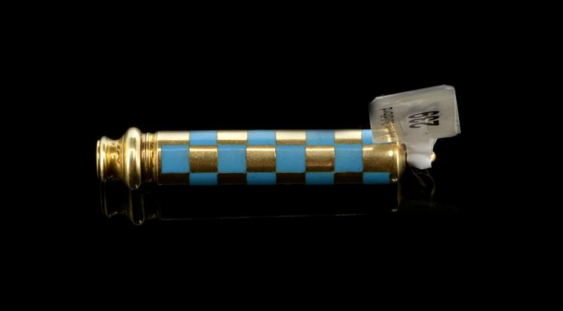 Sampson Mordan & Co retractable enamel pencil, blue checker board enamel handle mounted in yellow - Image 3 of 3