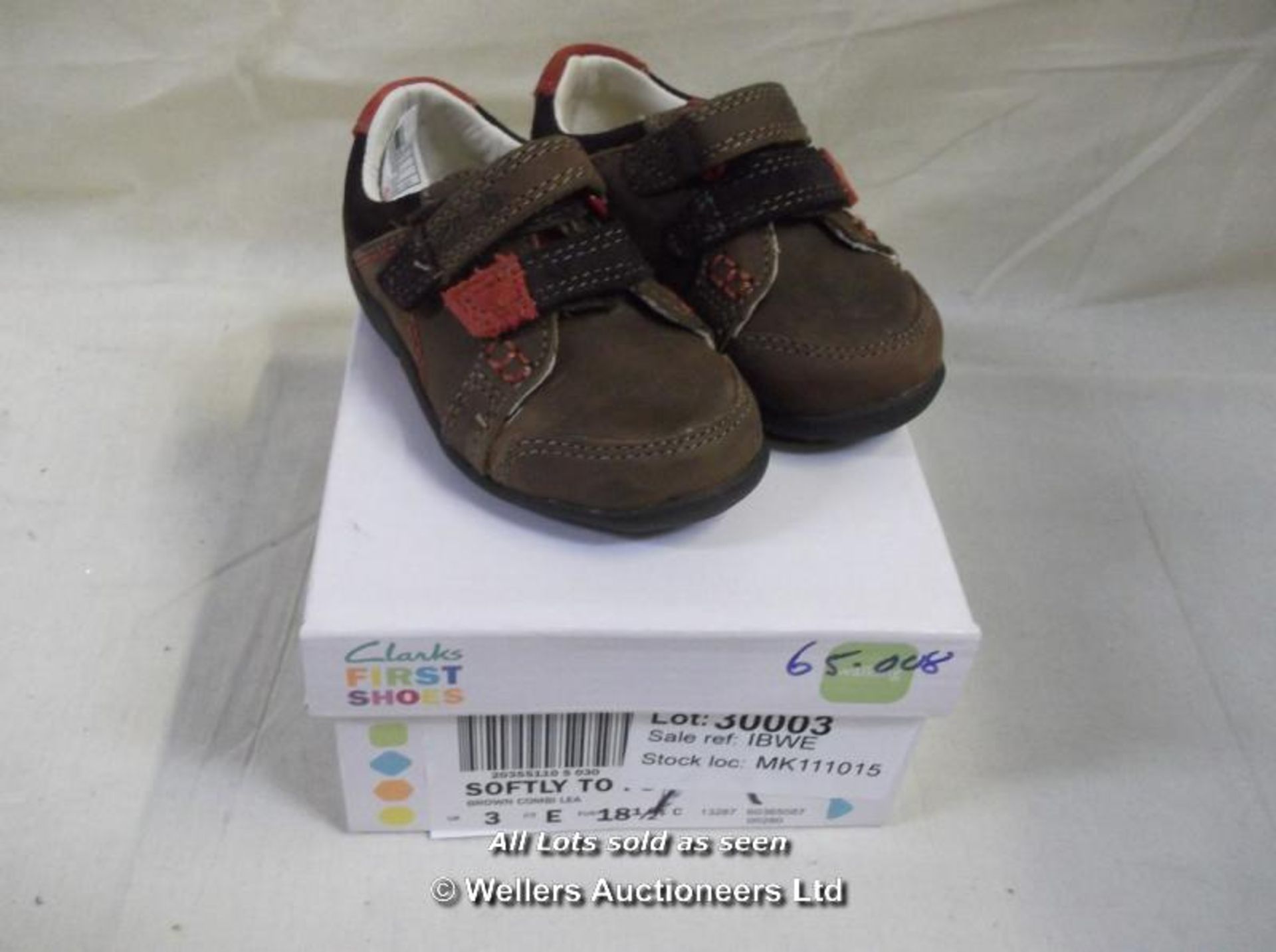 CLARKS SOFTLY TO 3E / GRADE: BRAND NEW / BOXED (DC2) {AISLE '11'} [1397][WE-A][65.008]