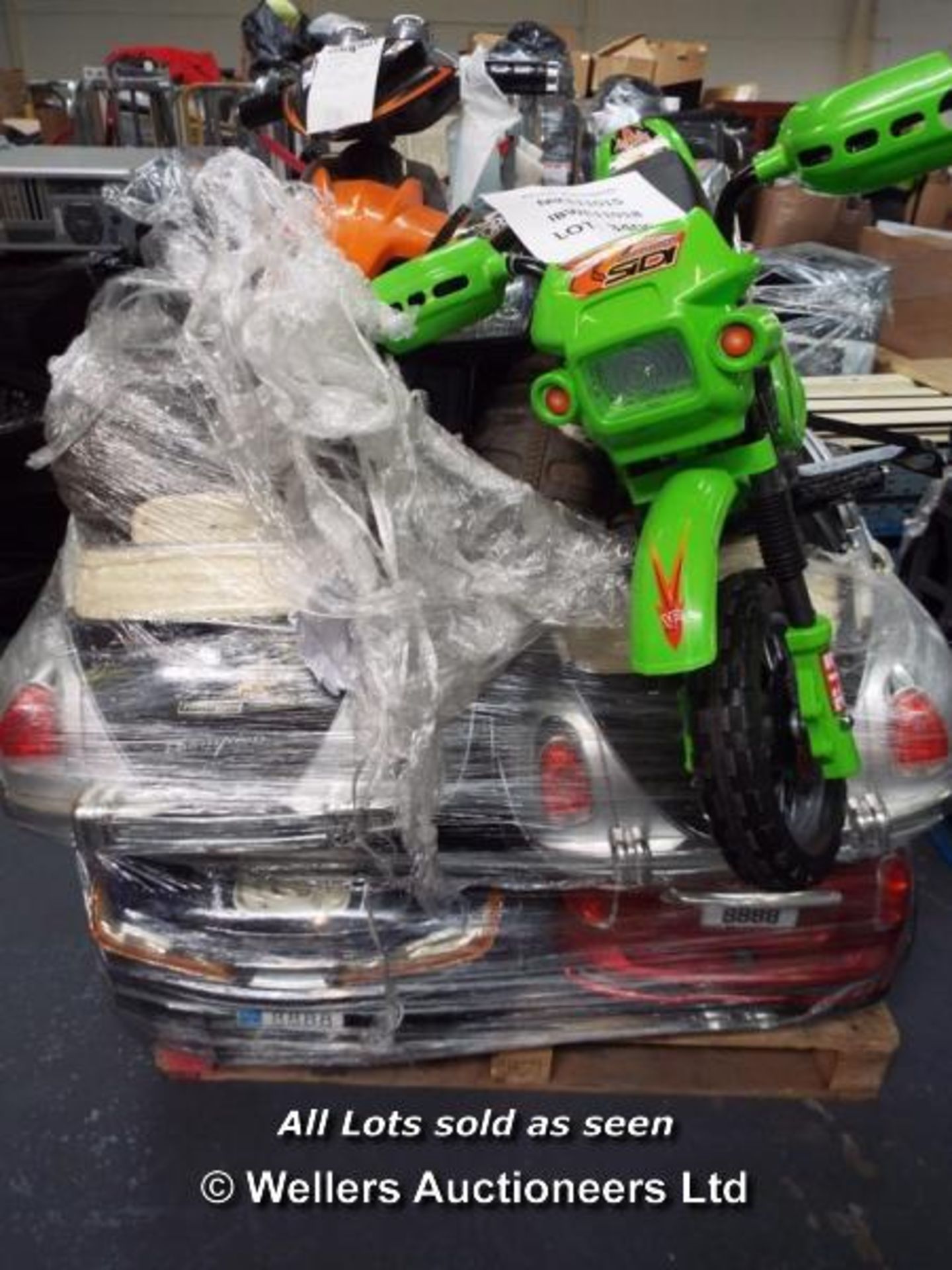 MIXED PALLET OF 6X KIDS RIDE-ON ELECTRONIC TOYS INCLUDING MOTORBIKE, VW BEETLE, QUAD BIKE, MINI - Image 3 of 3