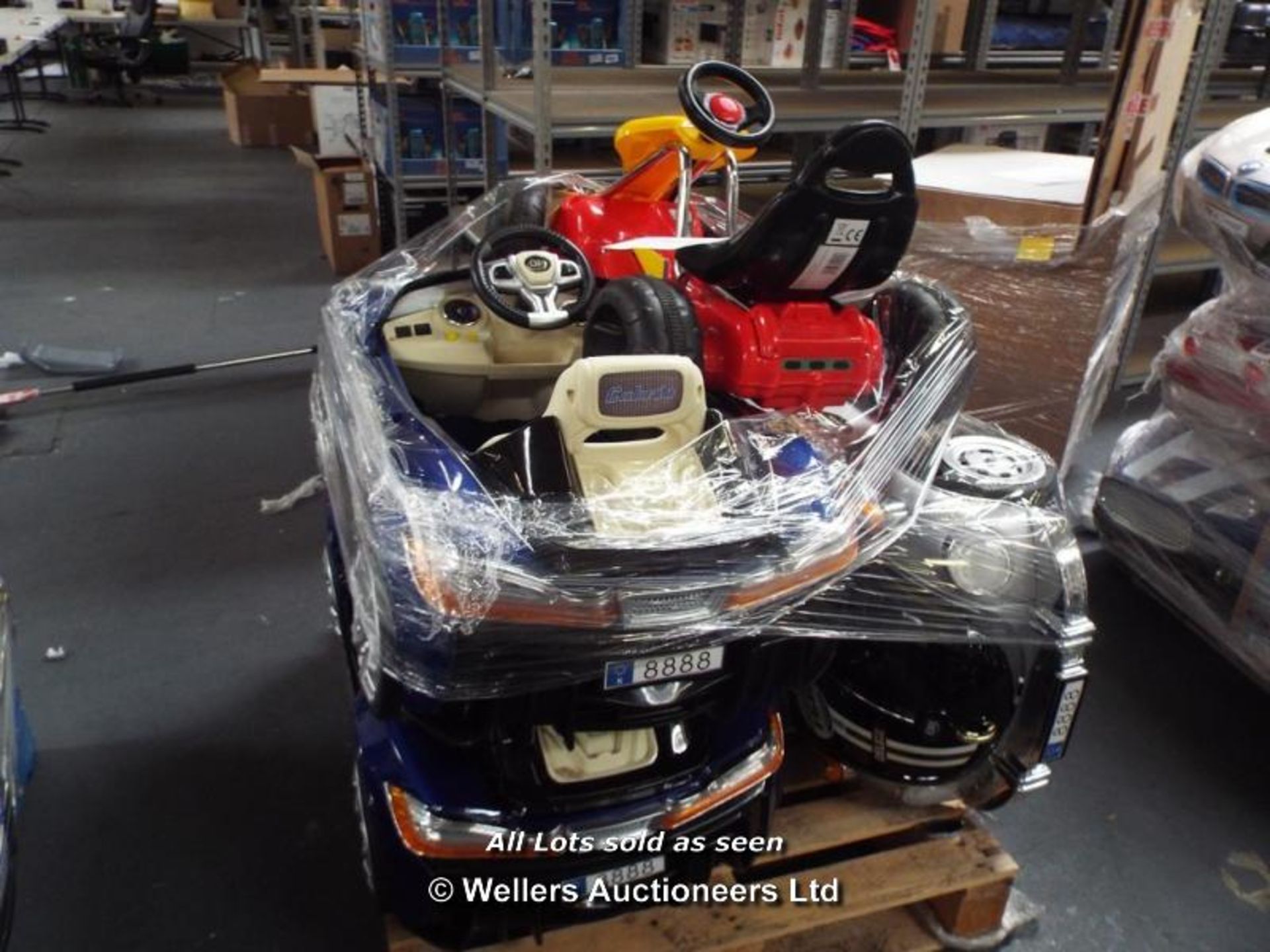 MIXED PALLET OF 5X KIDS RIDE-ON ELECTRONIC TOYS INCLUDING ASTON MARTIN, GO KART, VW BEETLE /