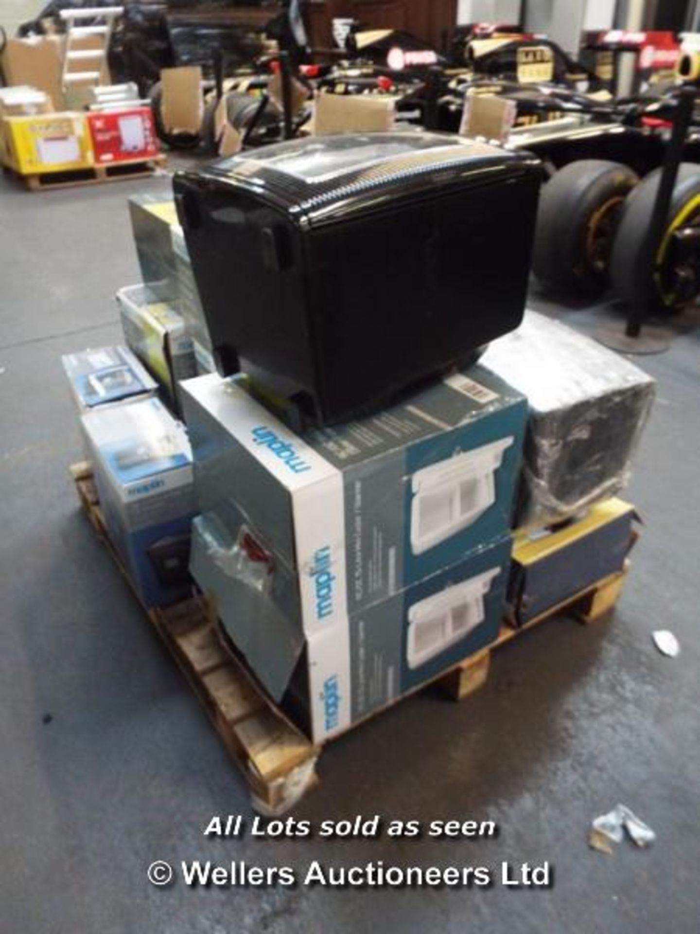 MIXED PALLET OF 15X ITEMS INCLUDING  12L HALOGEN COMPACT OVEN , 15L  CROSS CUT PAPER AND CD SHREDER, - Image 3 of 3