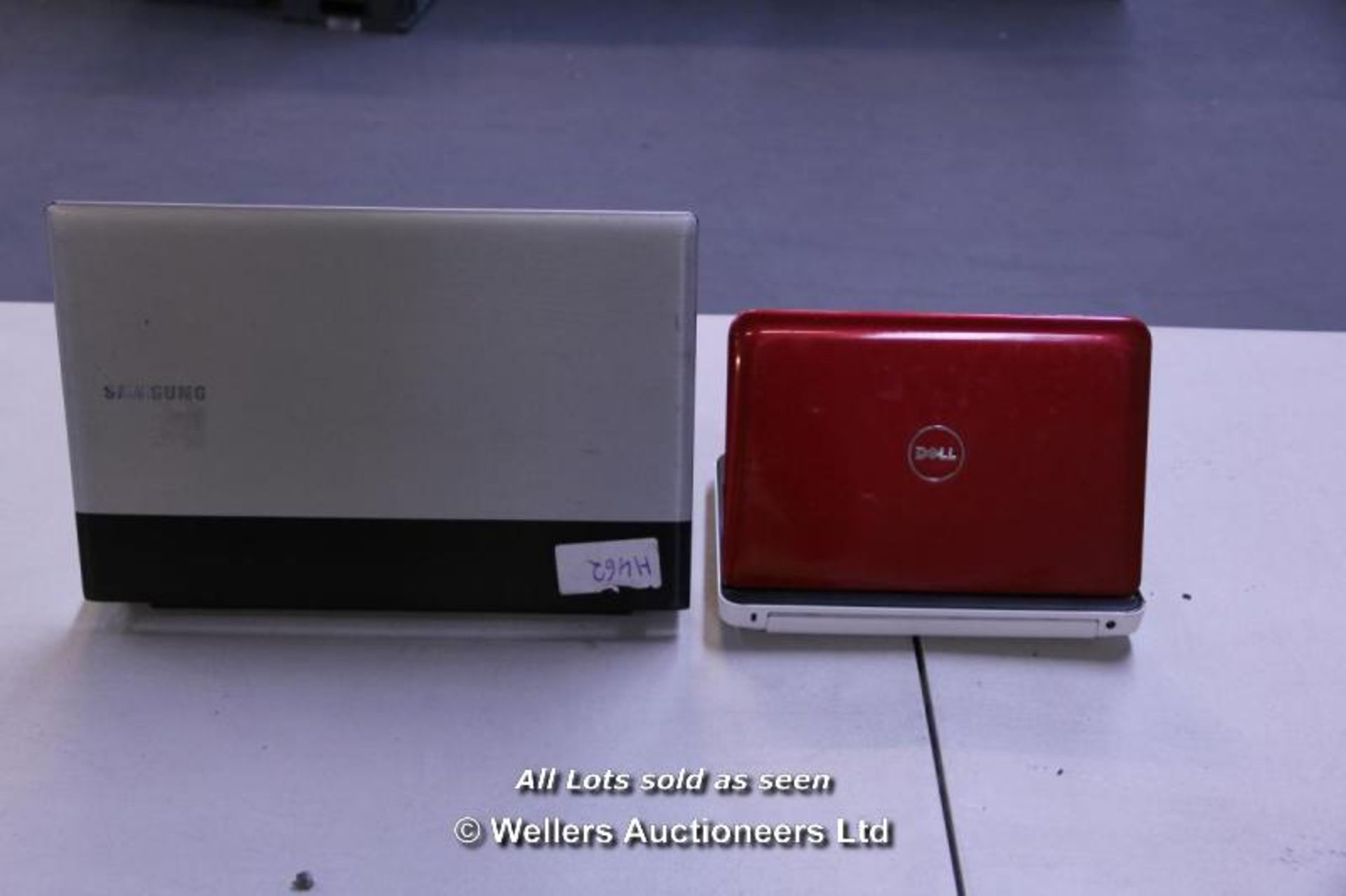 10 X SALVAGE AND UNTESTED LAPTOPS / 4 INCLUDING HARD DRIVES AND 6 WITHOUT HARD DRIVES / SOME UNITS - Image 6 of 13