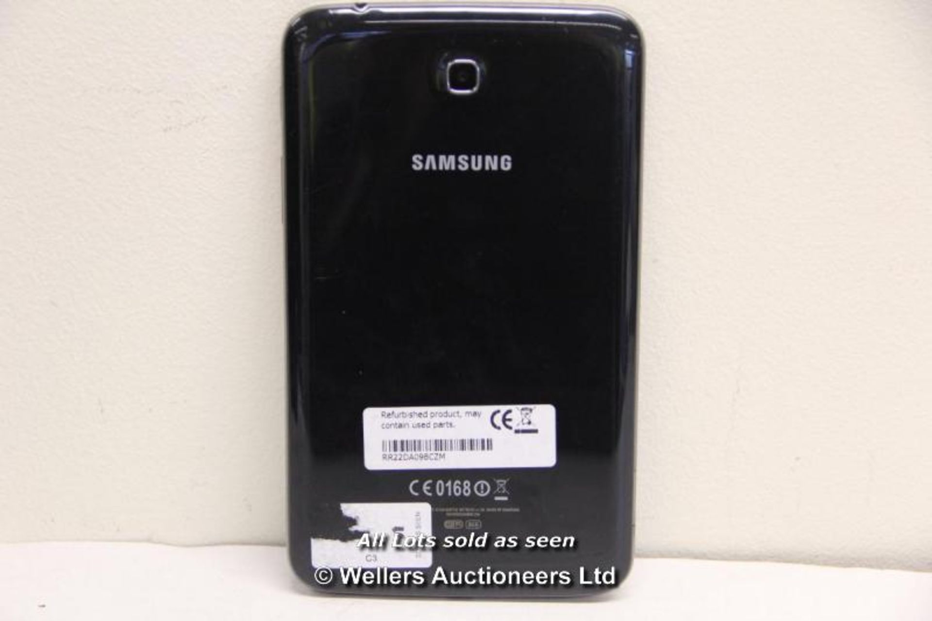 2 X SAMSUNG TABLETS INCLUDING 1 X GALAXY TAB 3 7" 8GB BLACK (POWERS ON / DAMAGED SCREEN / - Image 2 of 4