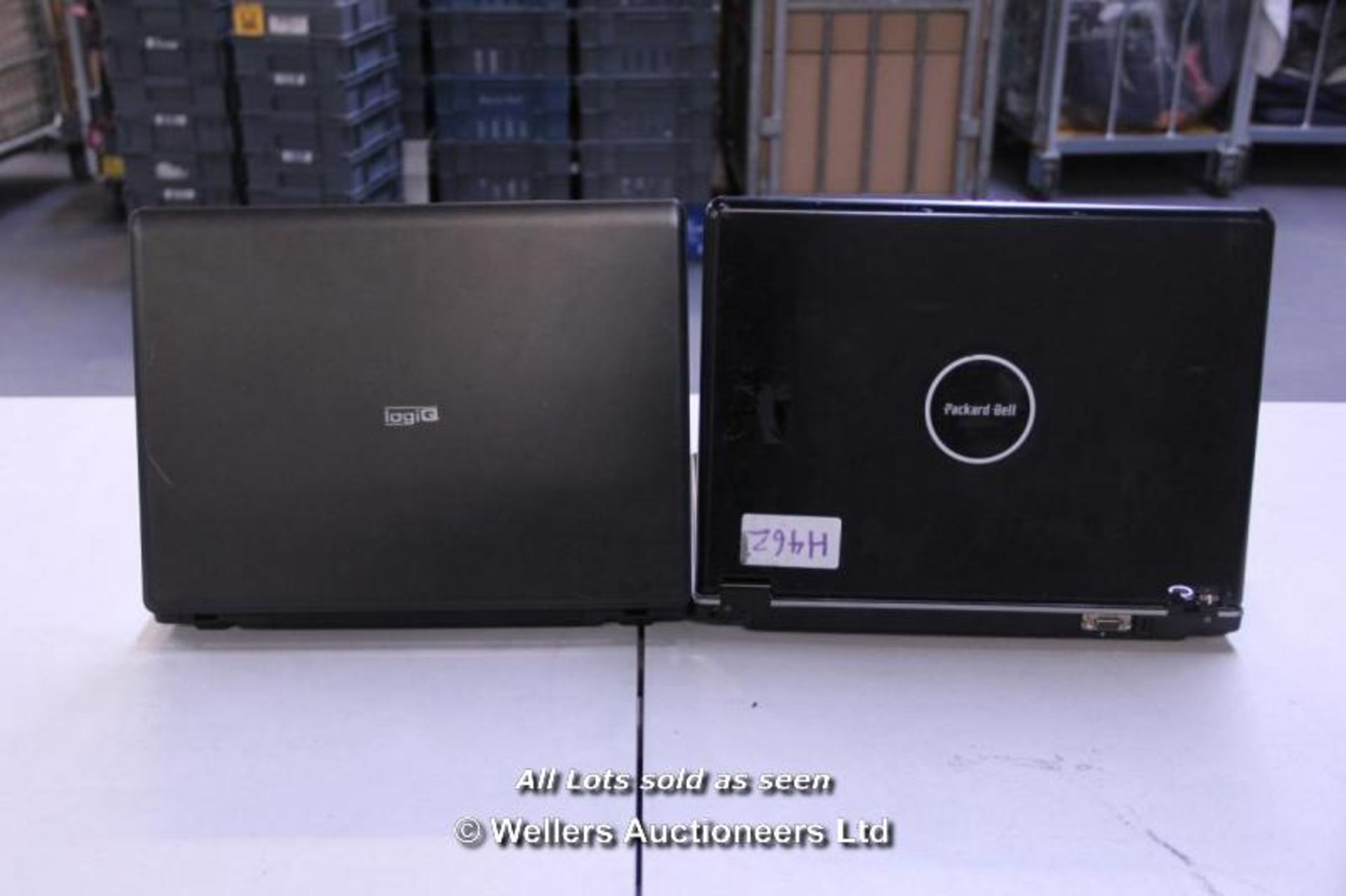 10 X SALVAGE AND UNTESTED LAPTOPS / 4 INCLUDING HARD DRIVES AND 6 WITHOUT HARD DRIVES / SOME UNITS - Image 4 of 13