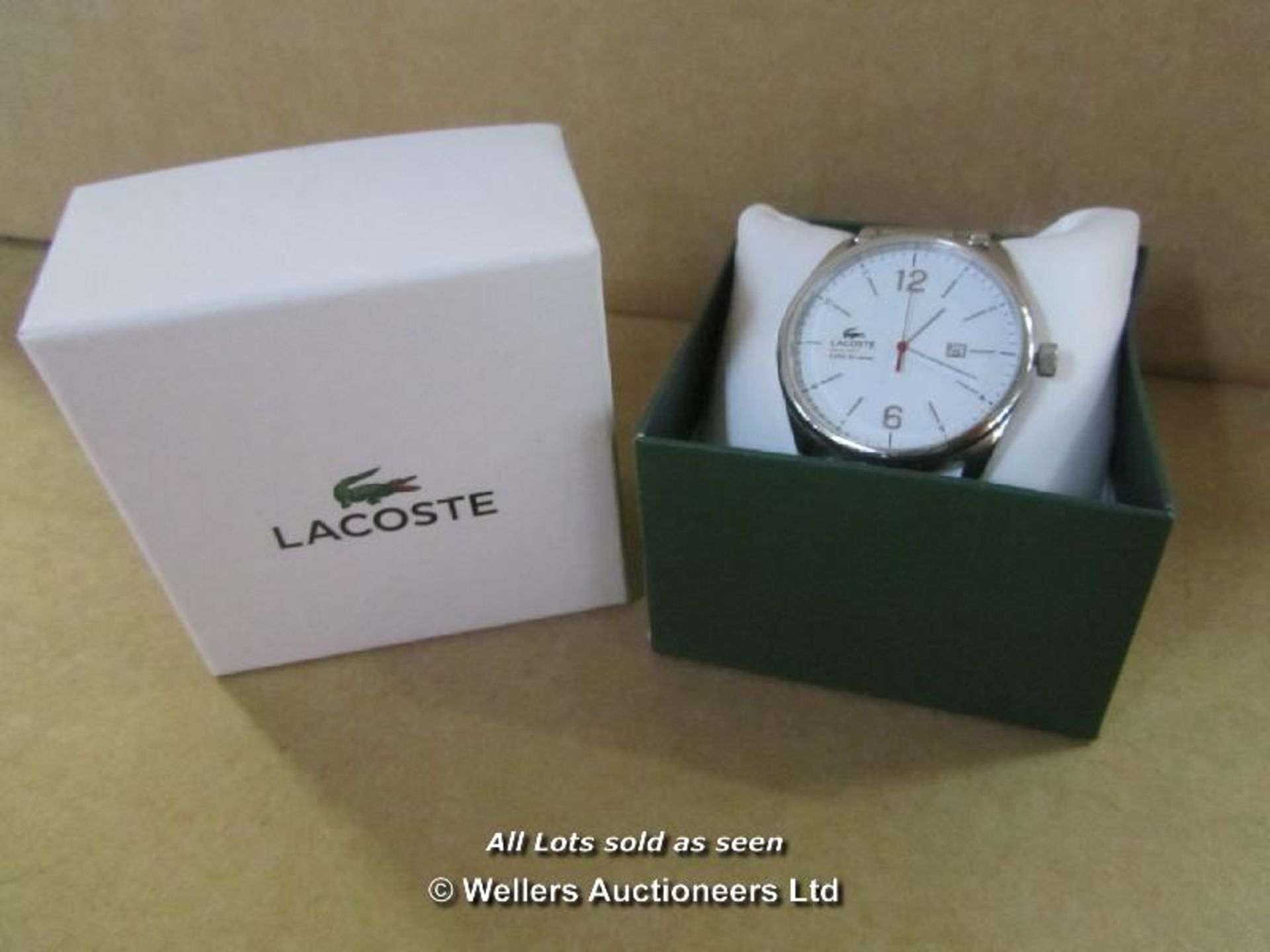 LACOSTE 2010745 AUSTIN GENTS BRACELET WATCH WITH WHITE CIRCULAR DIAL.  / GRADE: RETURNS / BOXED ( - Image 2 of 4