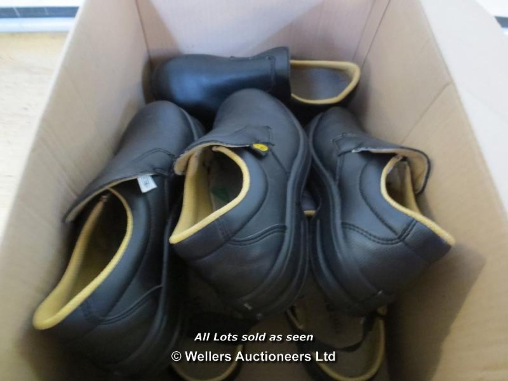 4X PAIRS OF SAFETY FOOTWEAR / GRADE: BRAND NEW / UNBOXED (DC2) {AISLE '14'}