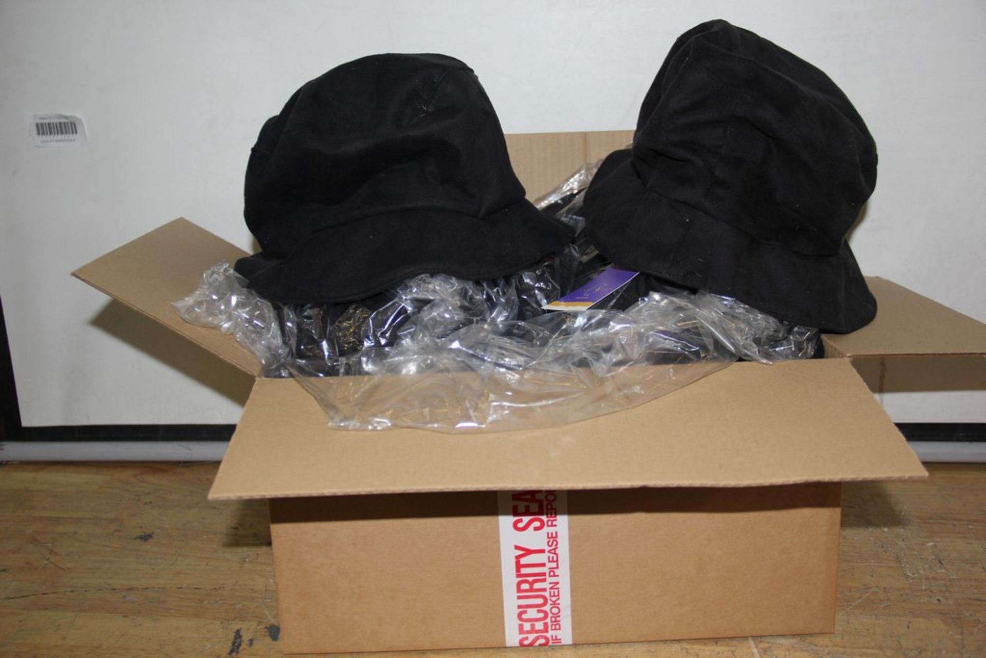11X MIXED HATS INCLUDING MARKSON / GRADE: BRAND NEW (DC2) {AISLE 18}