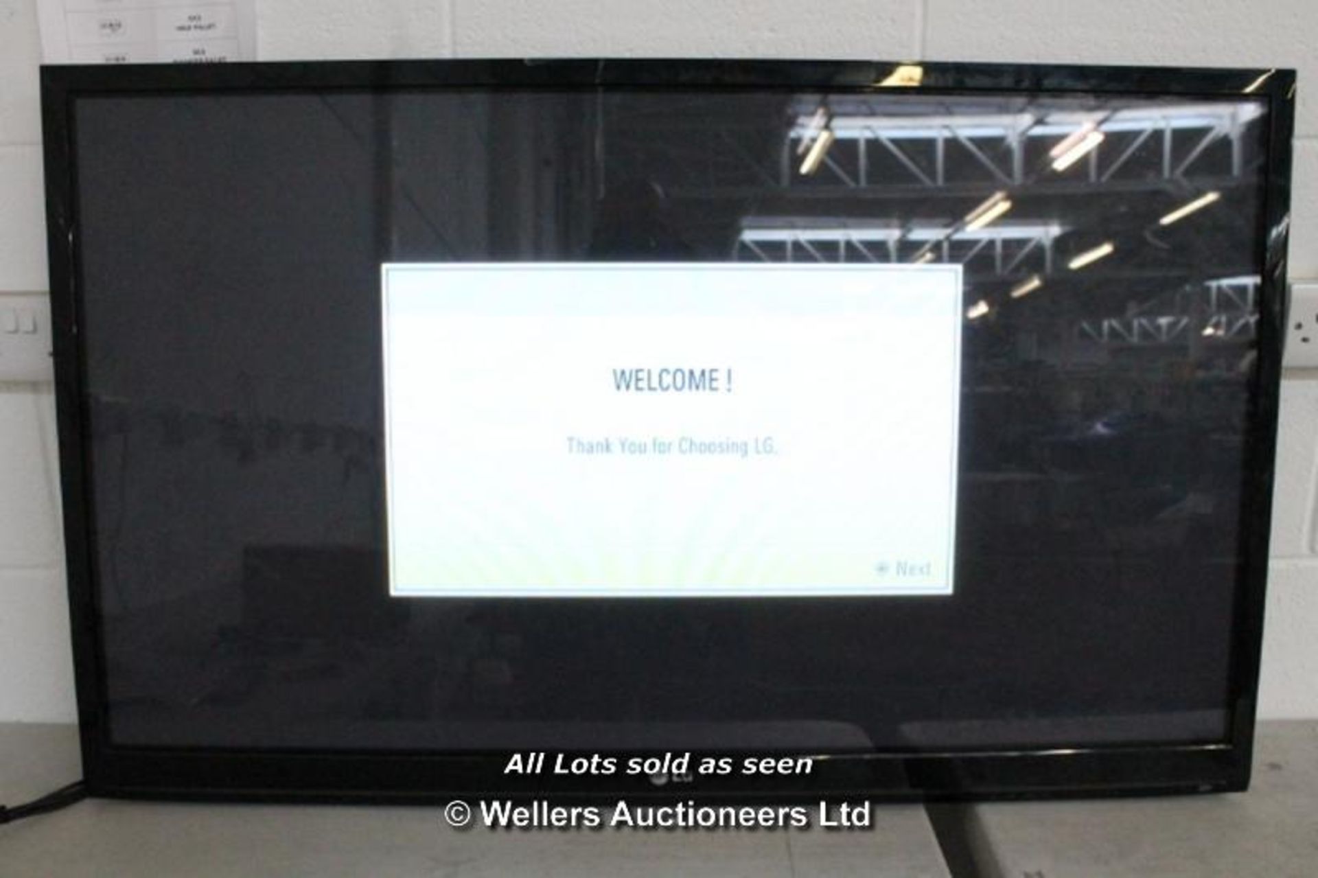 LG 50PK350 50" HD PLASMA TV WITH FREEVIEW / GRADE: REFURBISHED (TV4) [B1] - Image 2 of 2