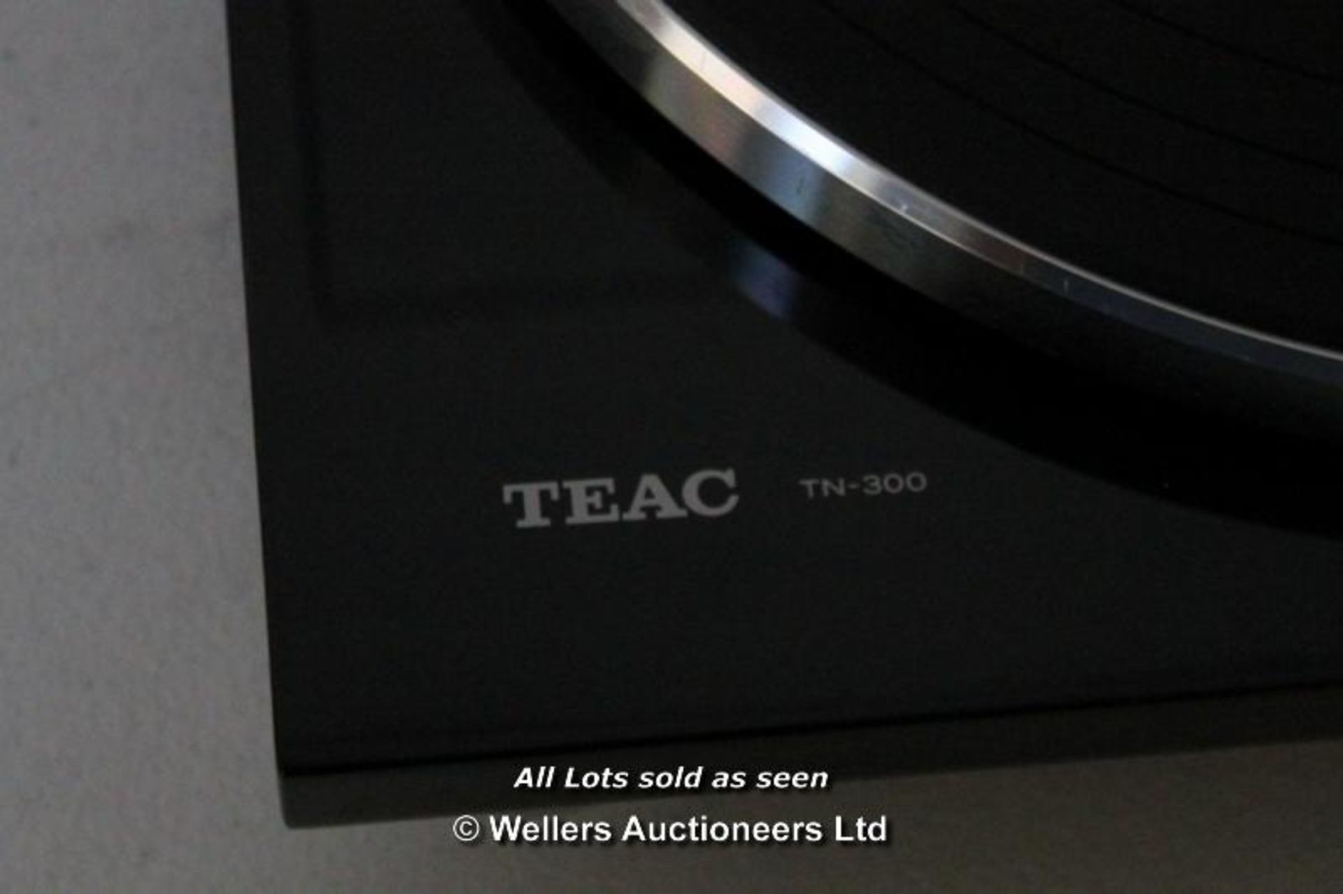 TEAC TN300 TURNTABLE - Image 5 of 7