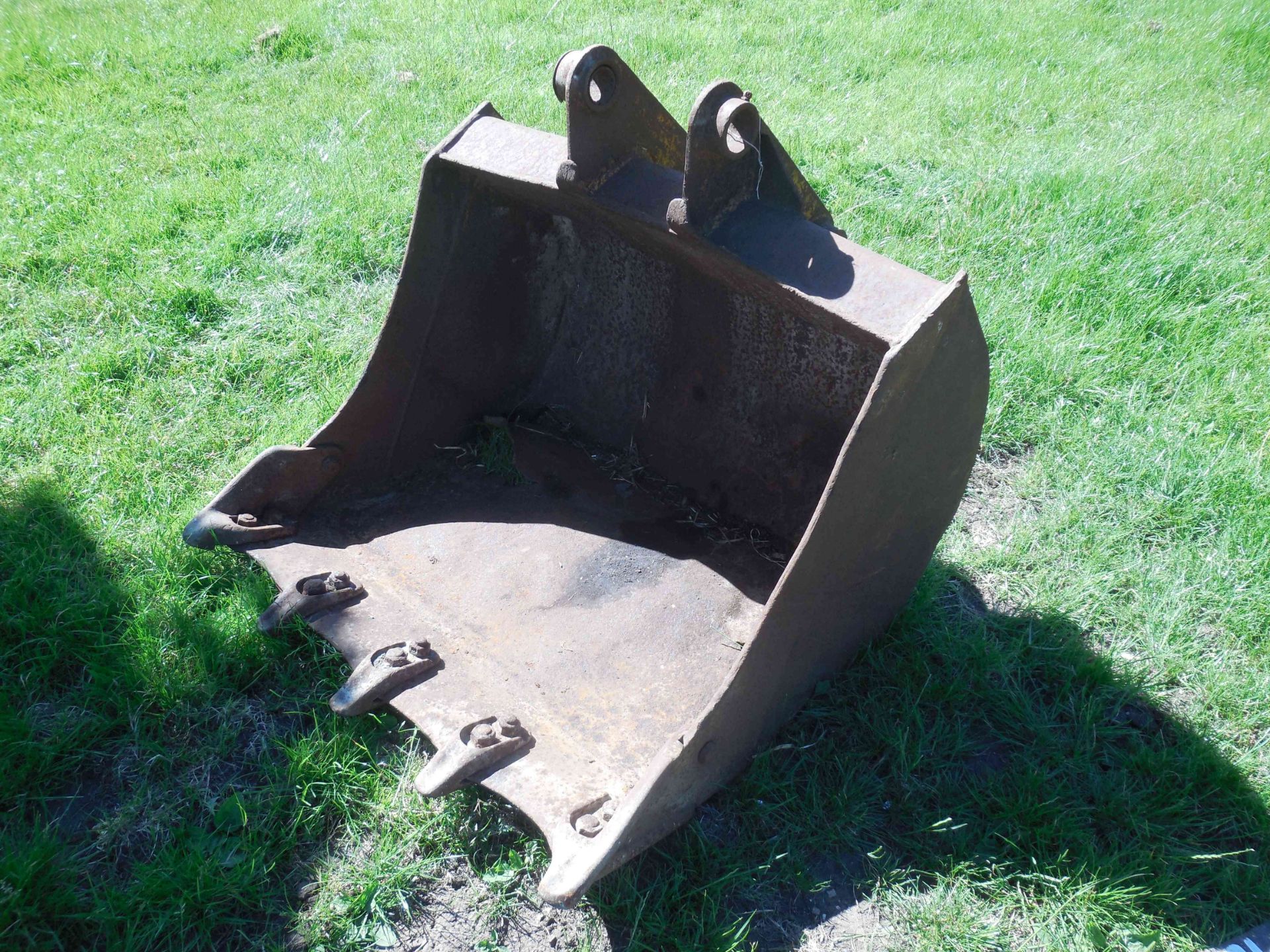 JCB 3' digger bucket