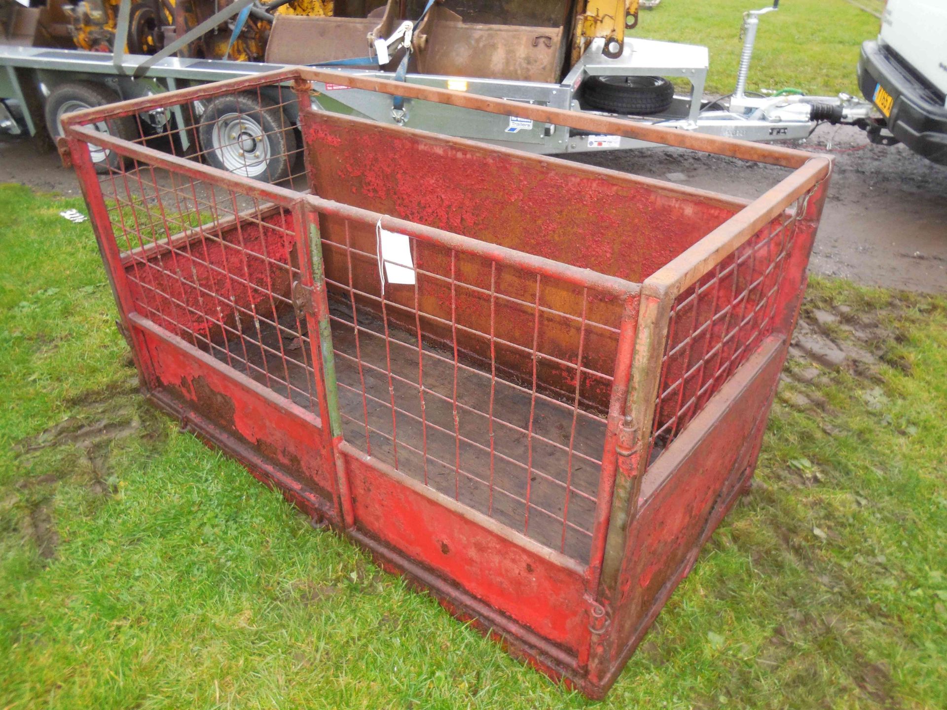 Tractor transport box - Image 2 of 2