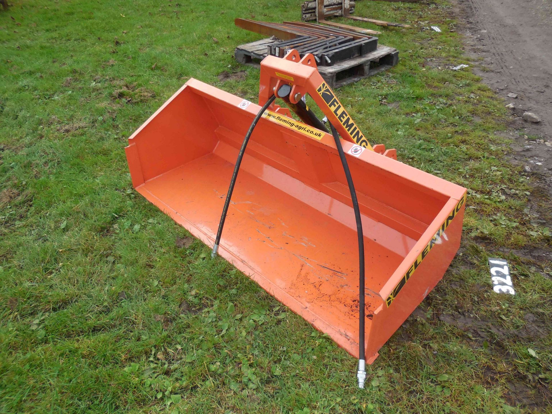 Fleming hydraulic tip transport box