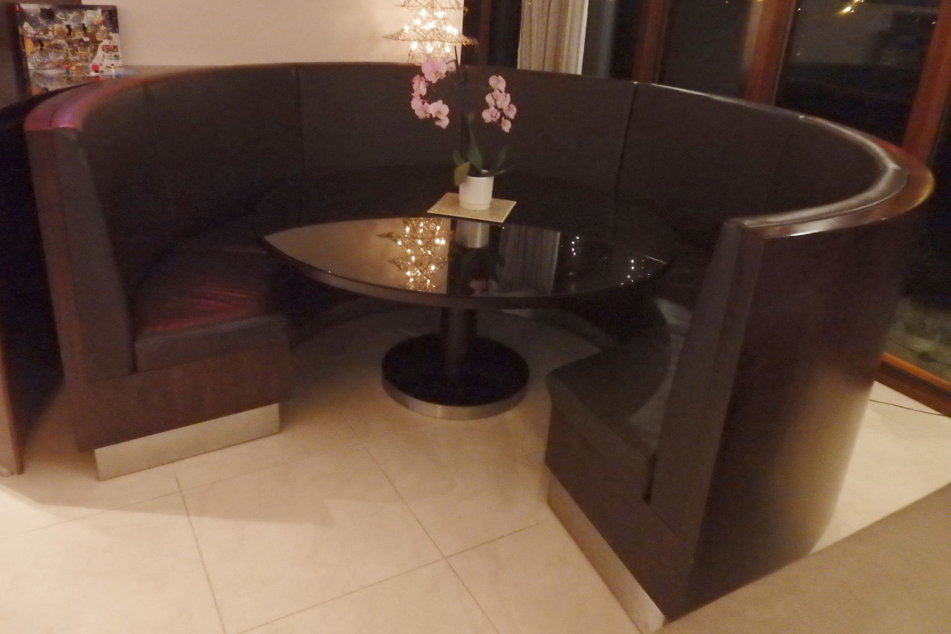 1 x Bespoke American Walnut / Genuine Leather Seating Booth - Perfect For The Modern Home or Bar - - Image 4 of 18