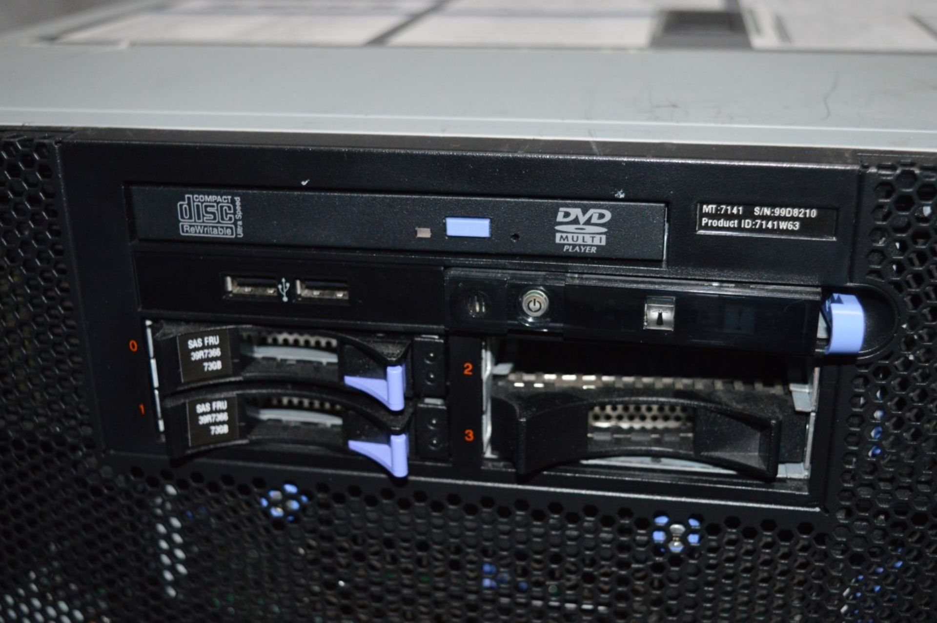 1 x IBM Systems X3850 M2 4U  Rackmount File Server - Features 4 x 2.4ghz Xeon MP Quad Core - Image 3 of 3