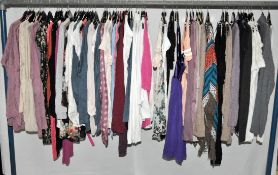 69 x Items Of Assorted Women's Clothing – Box2019 – Includes A Varied Mix Of Tops & Jumpers -
