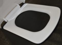 1 x Vogue Chevron Modern Square White Soft Close Toilet Seat and Cover Top Fixing - Brand New