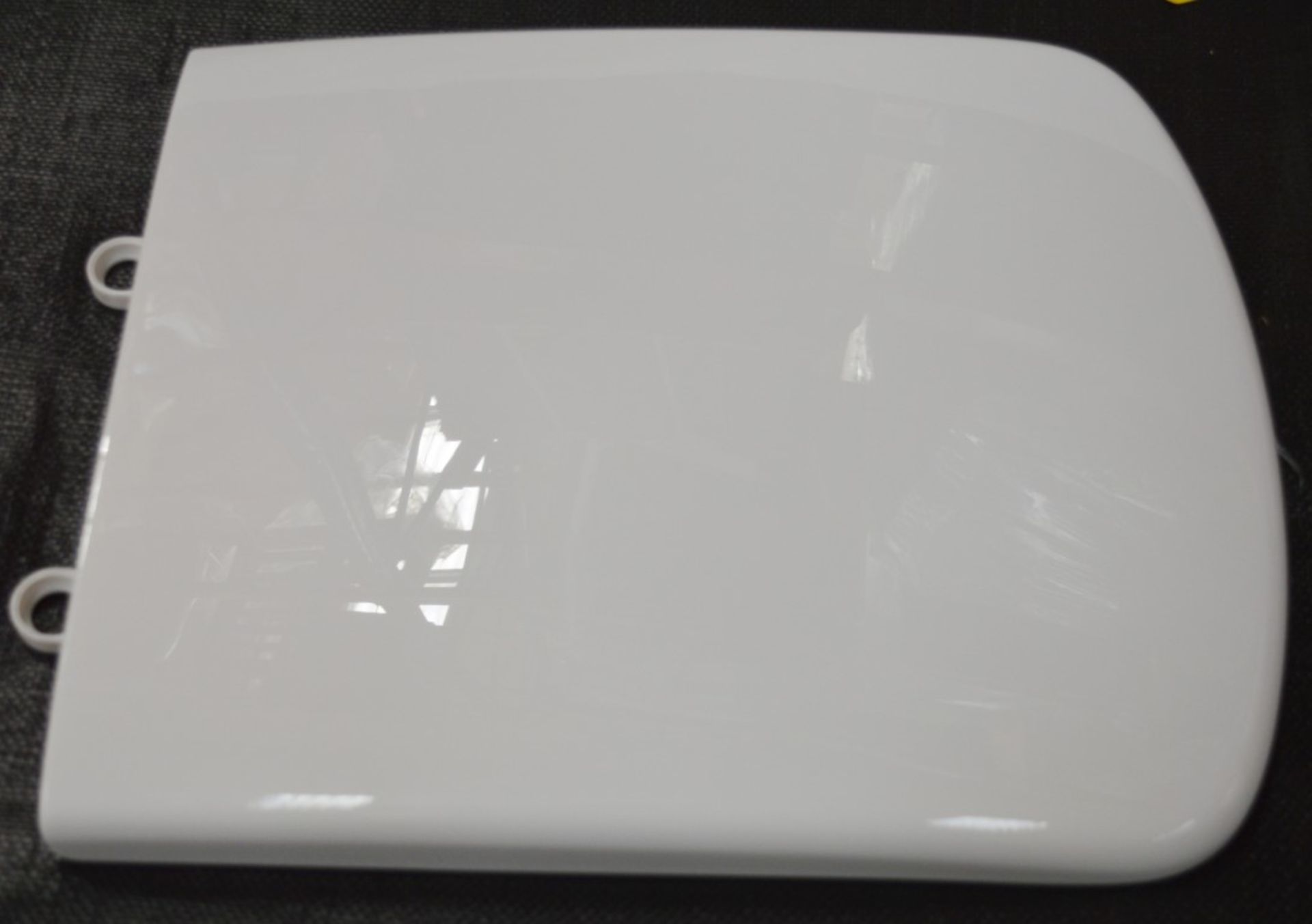 10 x Vogue Chevron Modern Square White Soft Close Toilet Seats and Cover Top Fixing - Brand New - Image 4 of 4