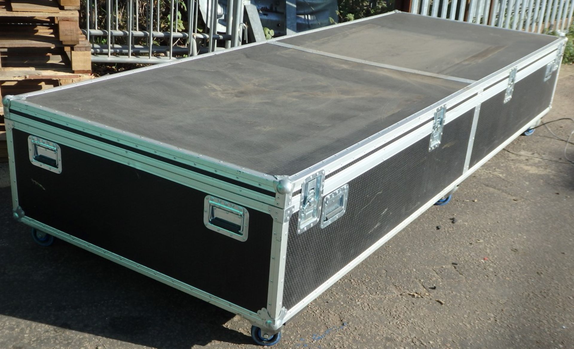 1 x Large Black Oakleigh Security Flight Case 318cm x 115cm x depth 46cm (height 60cm with - Image 2 of 7