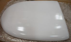 1 x Vogue Caprice Modern White Soft Close Toilet Seat and Cover Top Fixing - Brand New Boxed Stock -