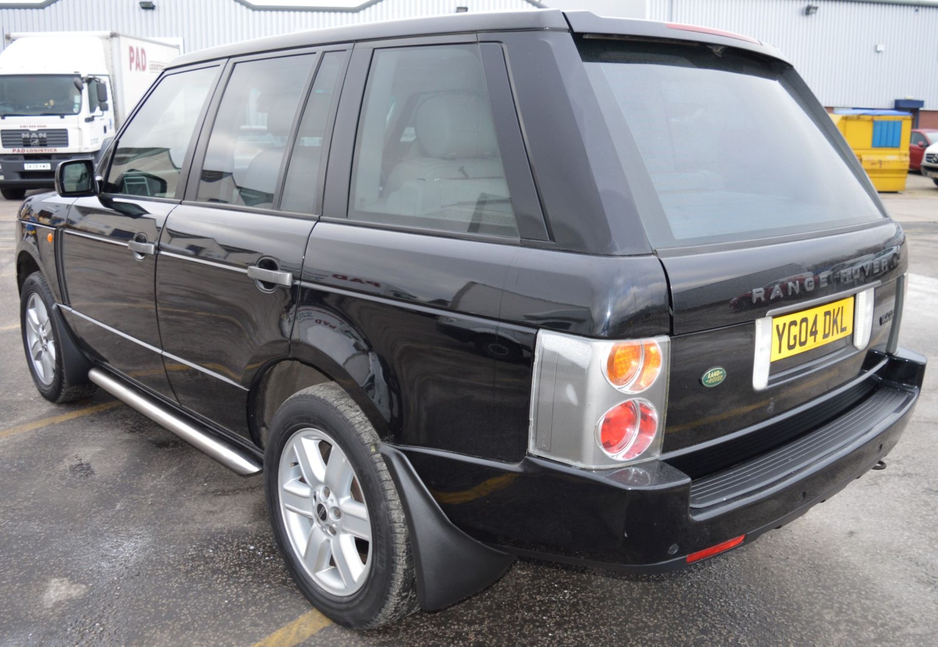 1 x Range Rover Vogue V8 4.4 Automatic - Black, Leather Interior, Petrol, Television, Premium - Image 33 of 63